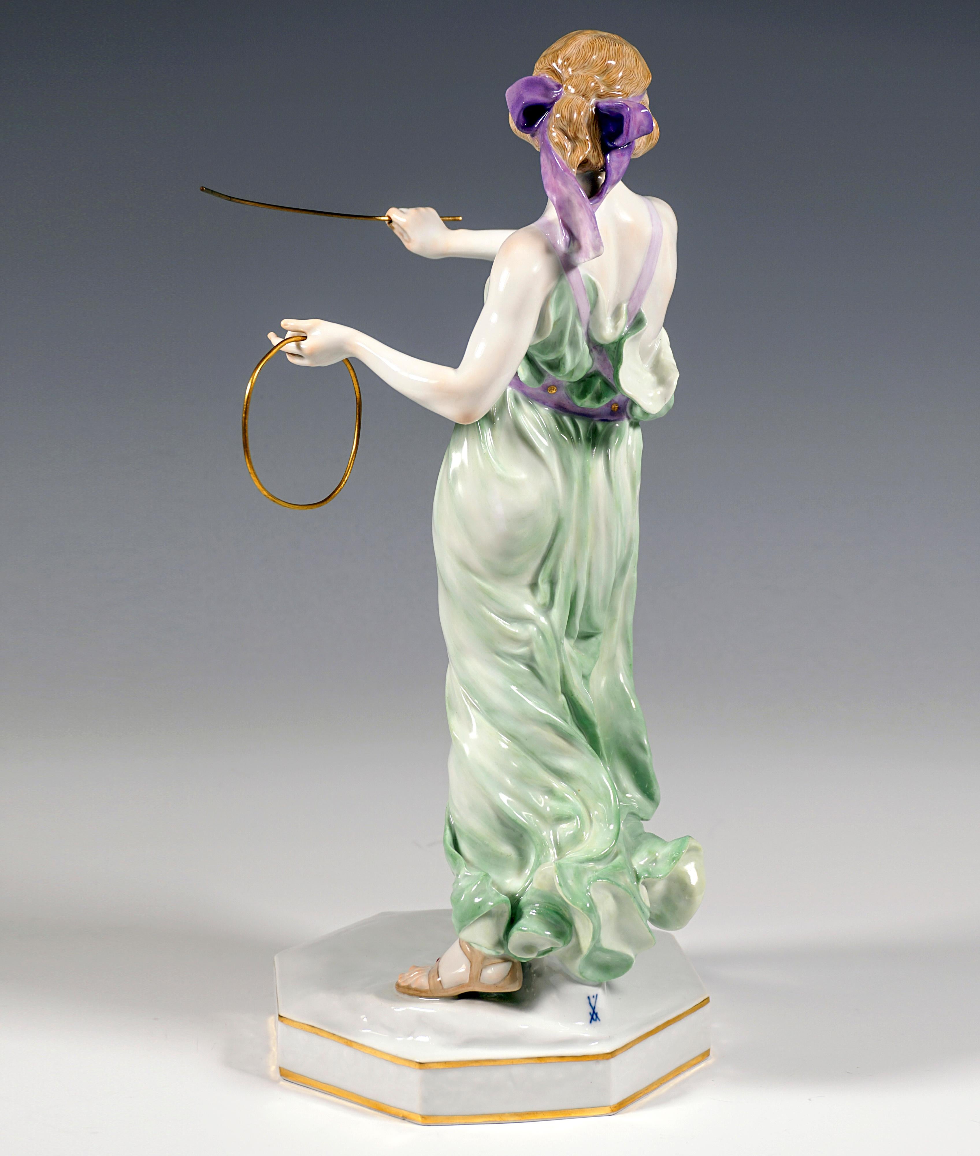 Hand-Crafted Meissen Art Nouveau Figurine, Young Lady Ring Thrower, by R. Boeltzig, Ca 1924 For Sale