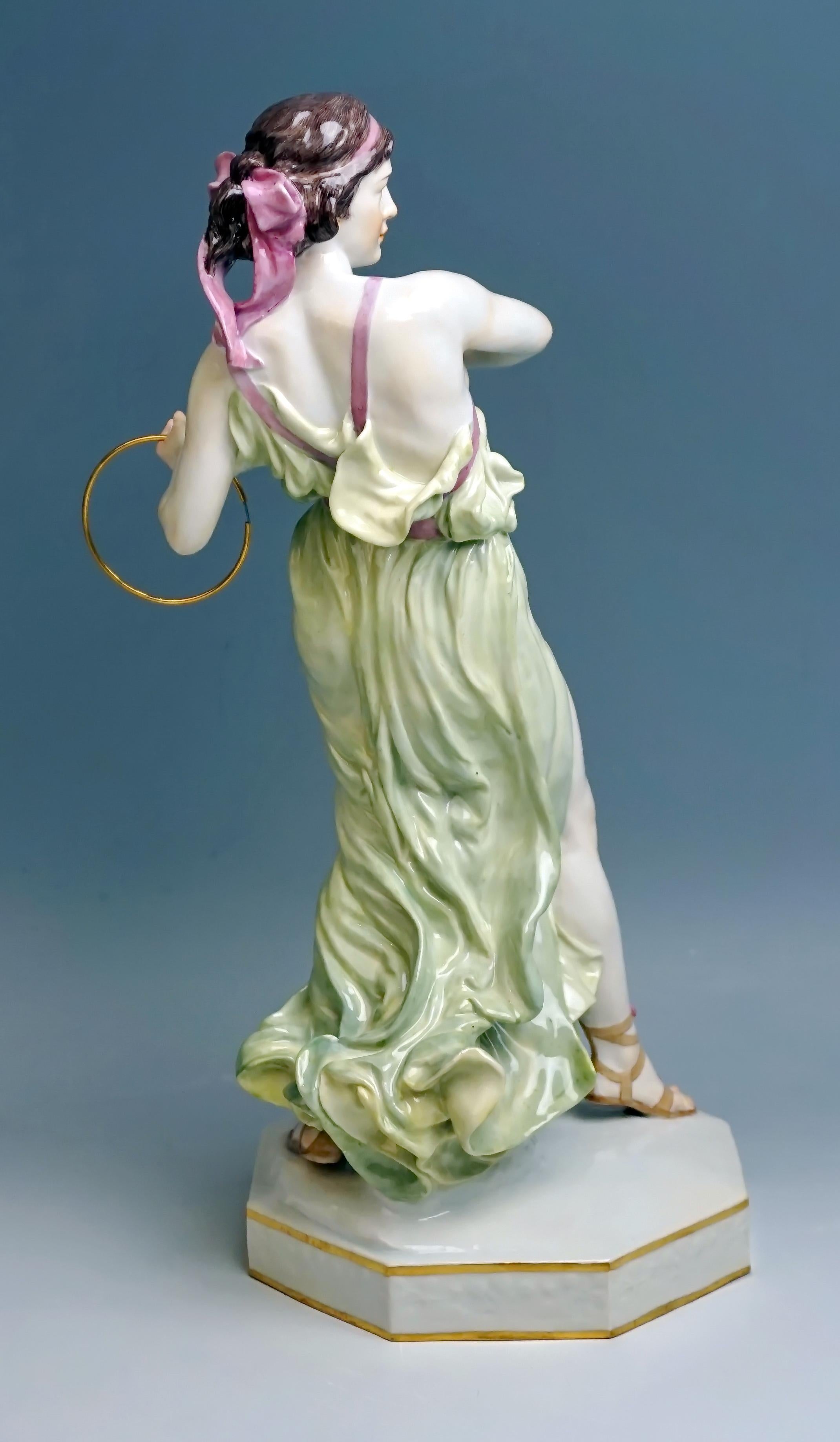 German Meissen Art Nouveau Figurine Young Lady Ring Thrower by Reinhold Boeltzig 1909
