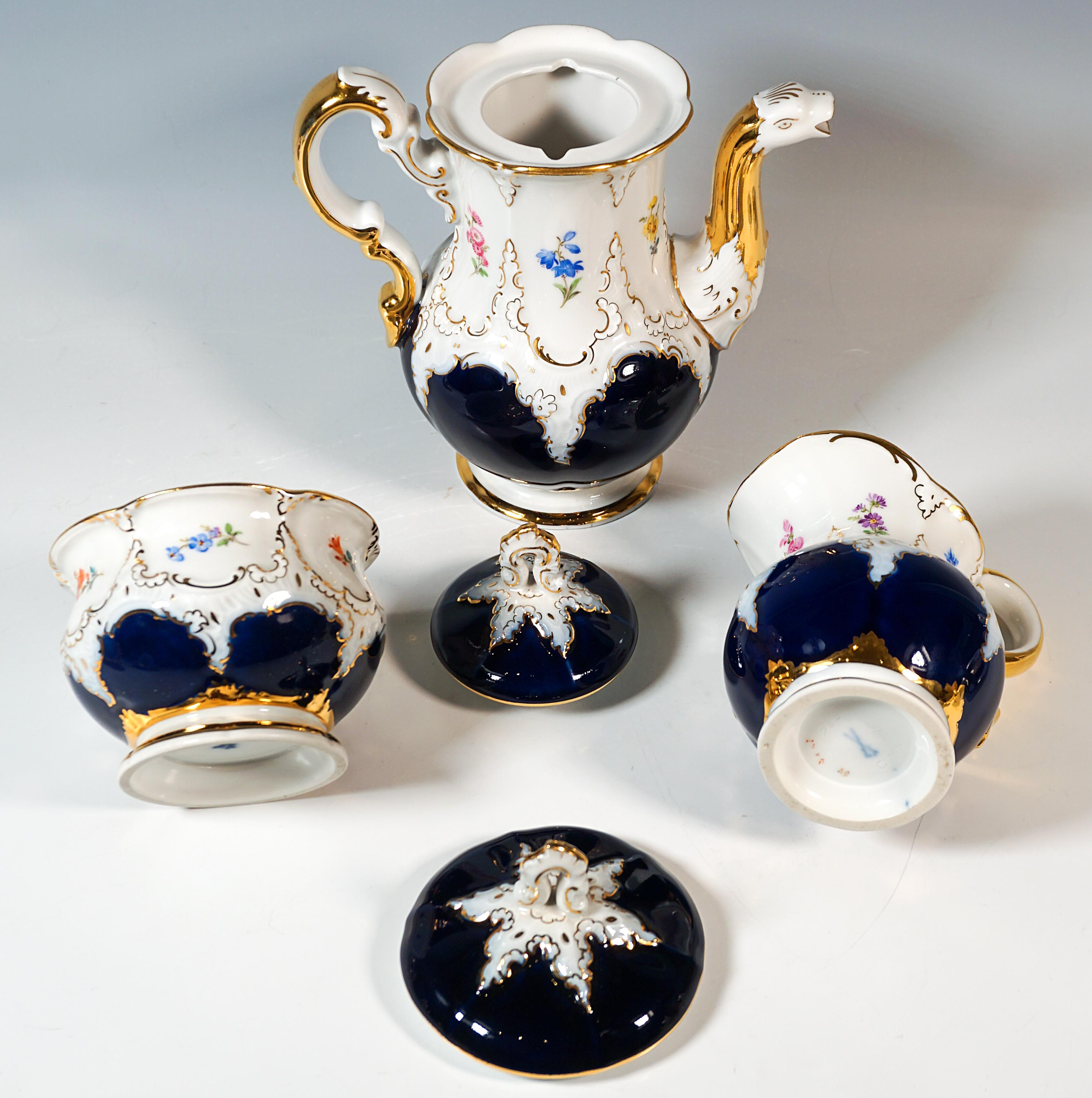 Baroque Service à café Meissen en forme de B pour 6 personnes avec décor cobalt et or somptueux, 20e en vente