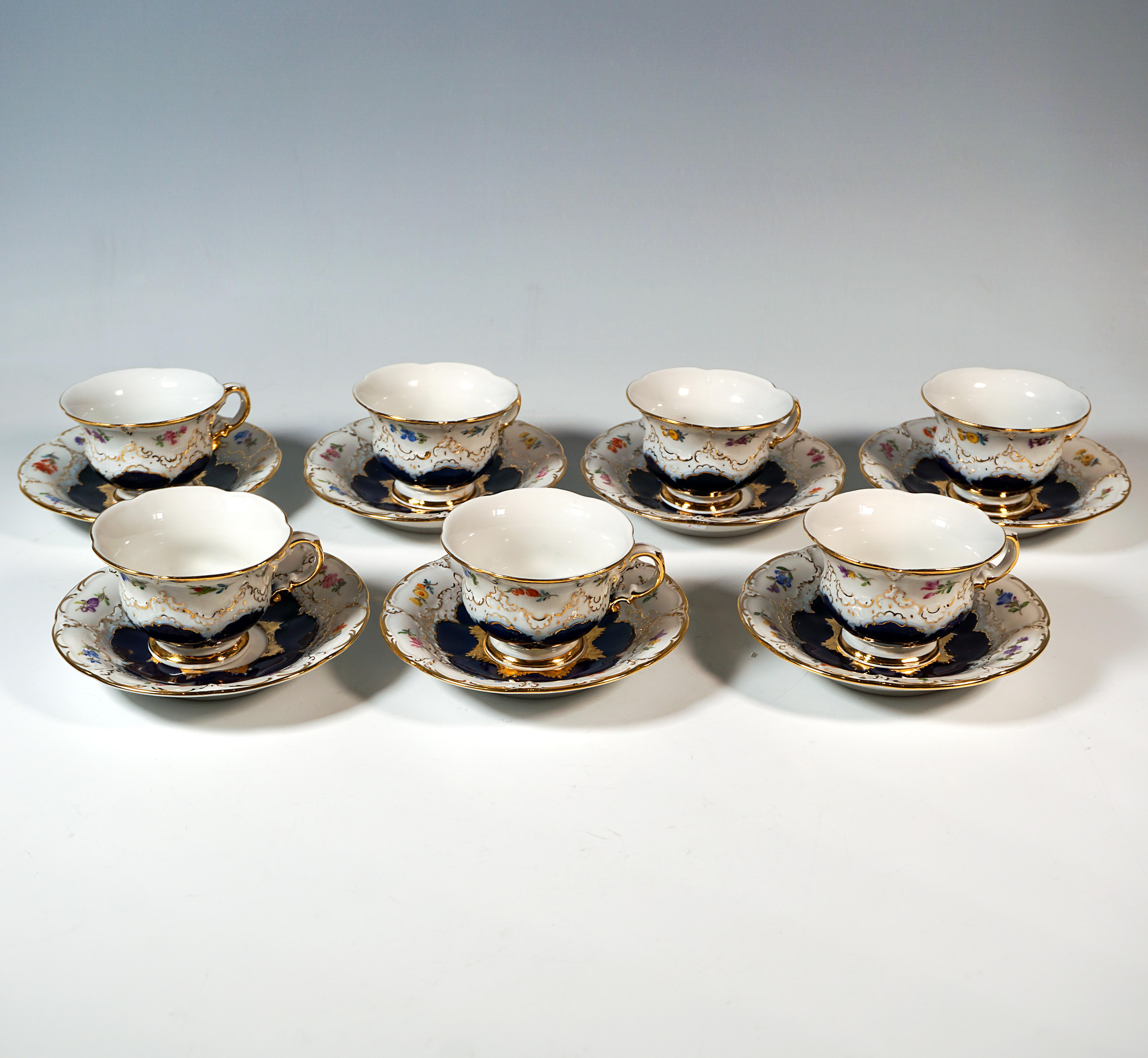 Fait main Service à café Meissen en forme de B pour 6 personnes avec décor cobalt et or somptueux, 20e en vente