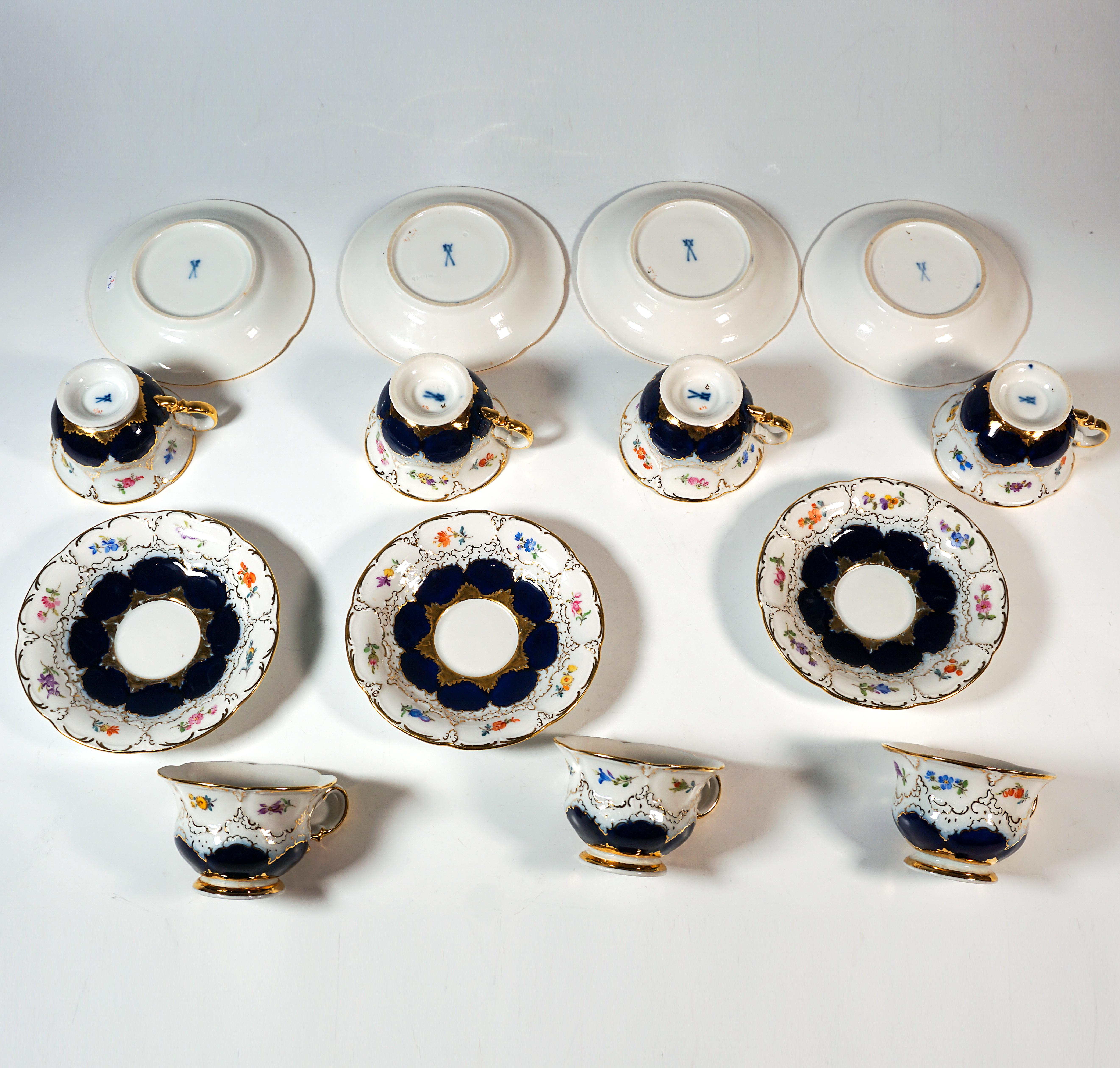 20ième siècle Service à café Meissen en forme de B pour 6 personnes avec décor cobalt et or somptueux, 20e en vente