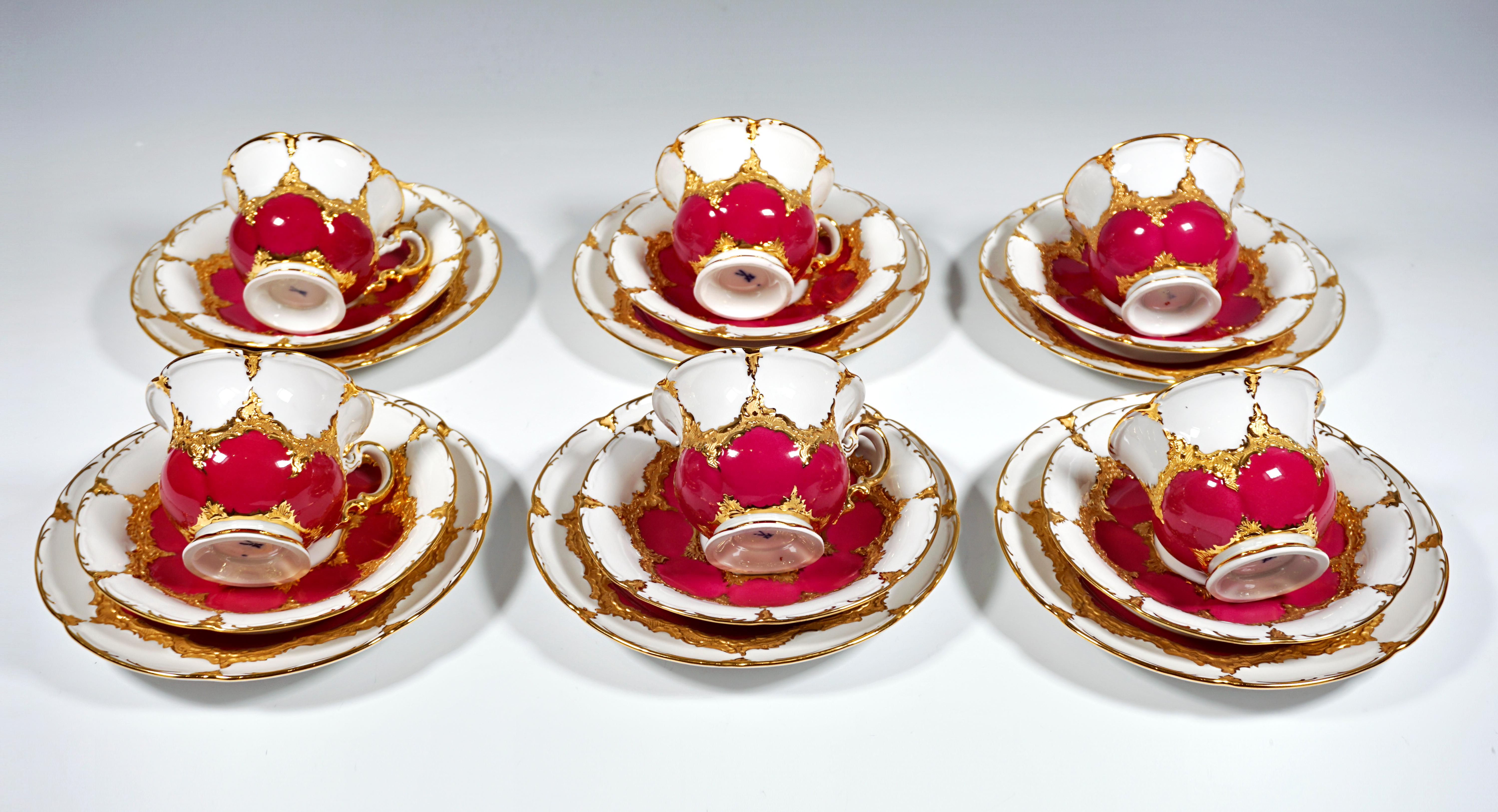 Meissen B-Shape Coffee Set for 6 Persons with Purple & Elaborate Gold Decor In Good Condition In Vienna, AT