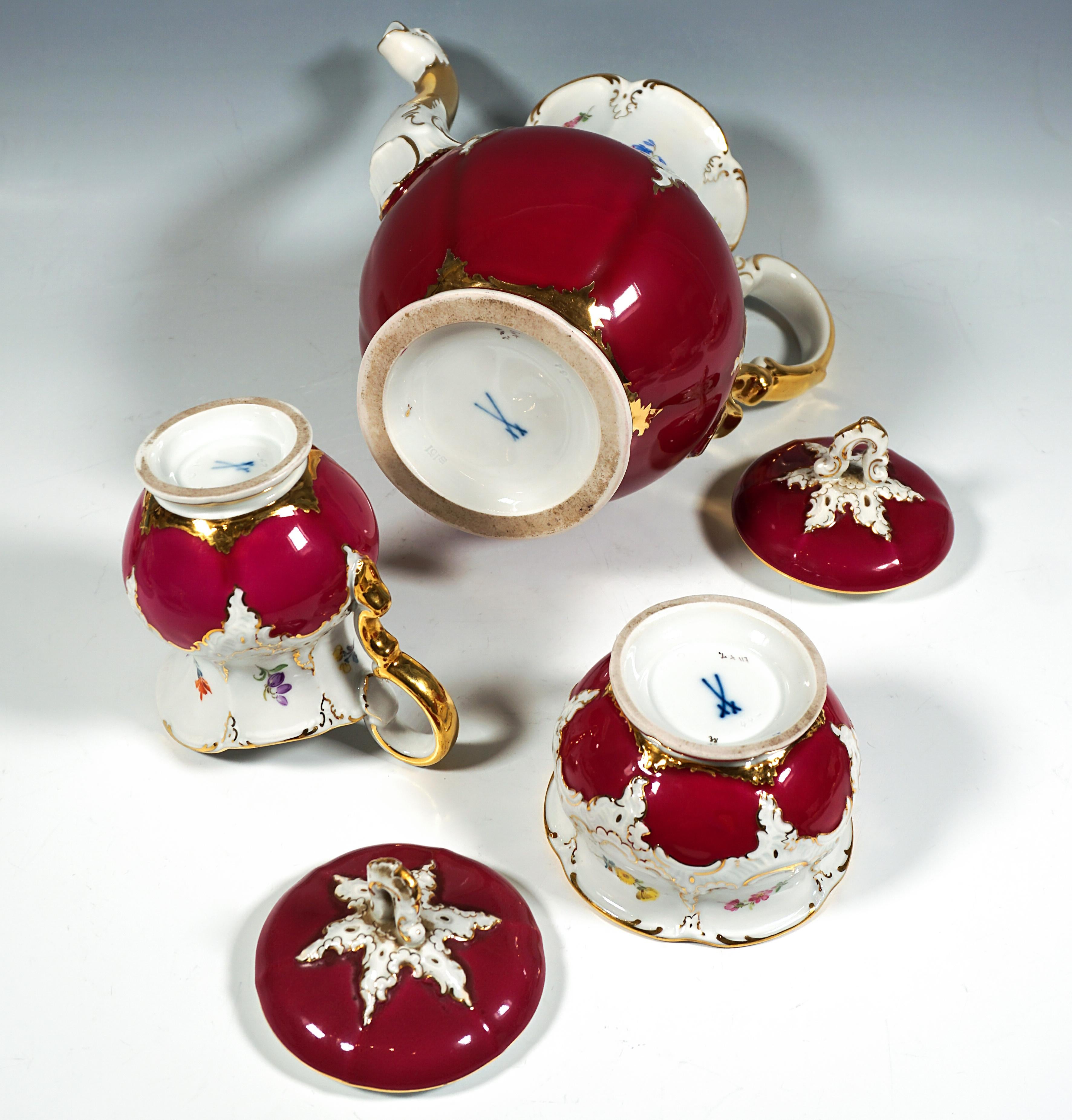 Allemand Service à café Meissen B pour 6 personnes avec décor violet, fleurs et or, 20e en vente