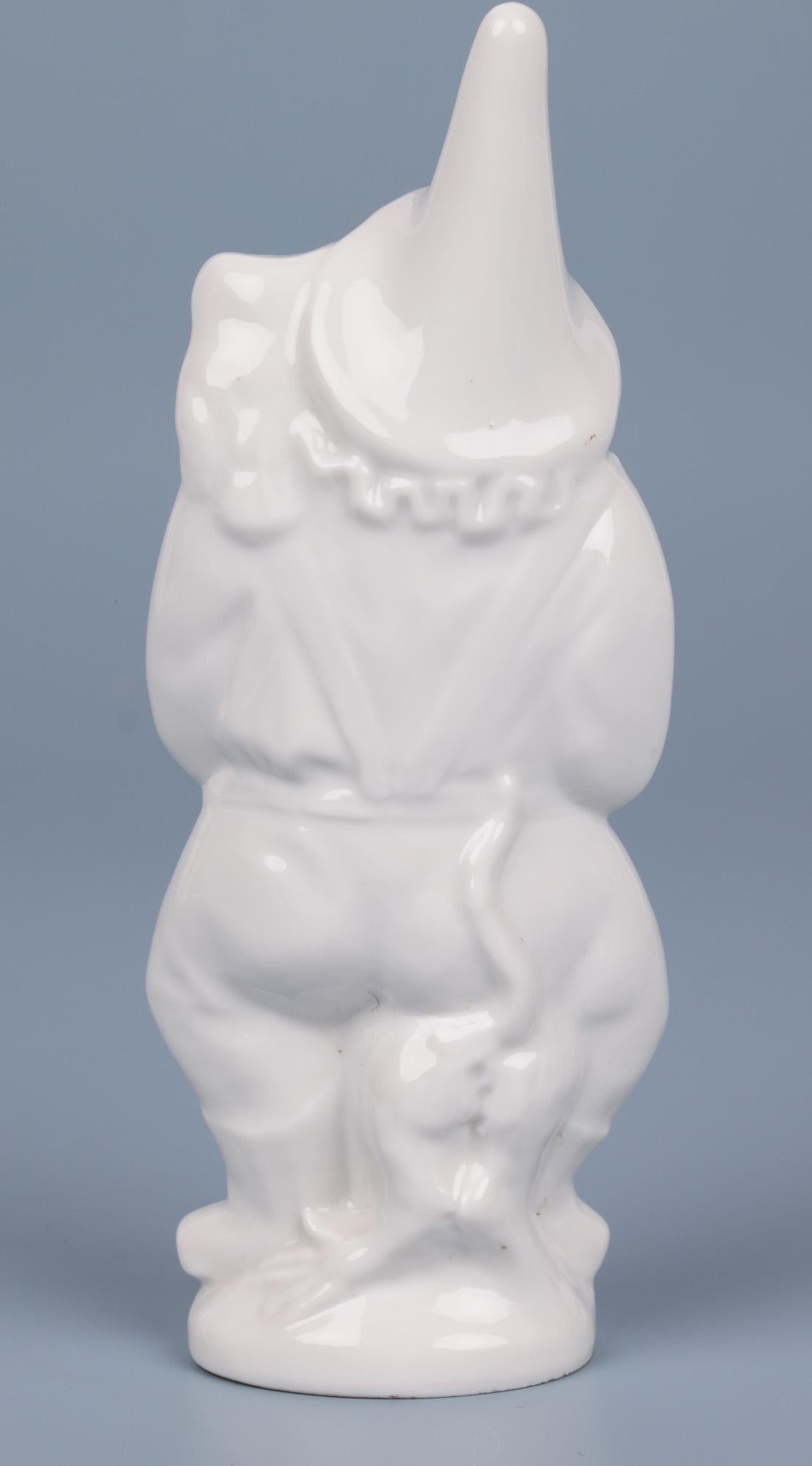 Figure de bouffon et de singe en porcelaine de Meissen Blanc de Chine en vente 1