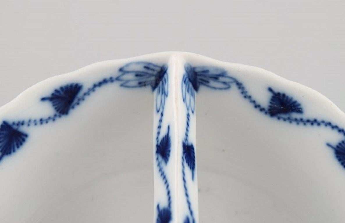 Meissen Blue Onion Ashtray in Hand-Painted Porcelain, Approx. 1900 In Excellent Condition For Sale In Copenhagen, DK