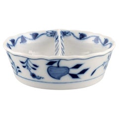 Antique Meissen Blue Onion Ashtray in Hand-Painted Porcelain, Approx. 1900