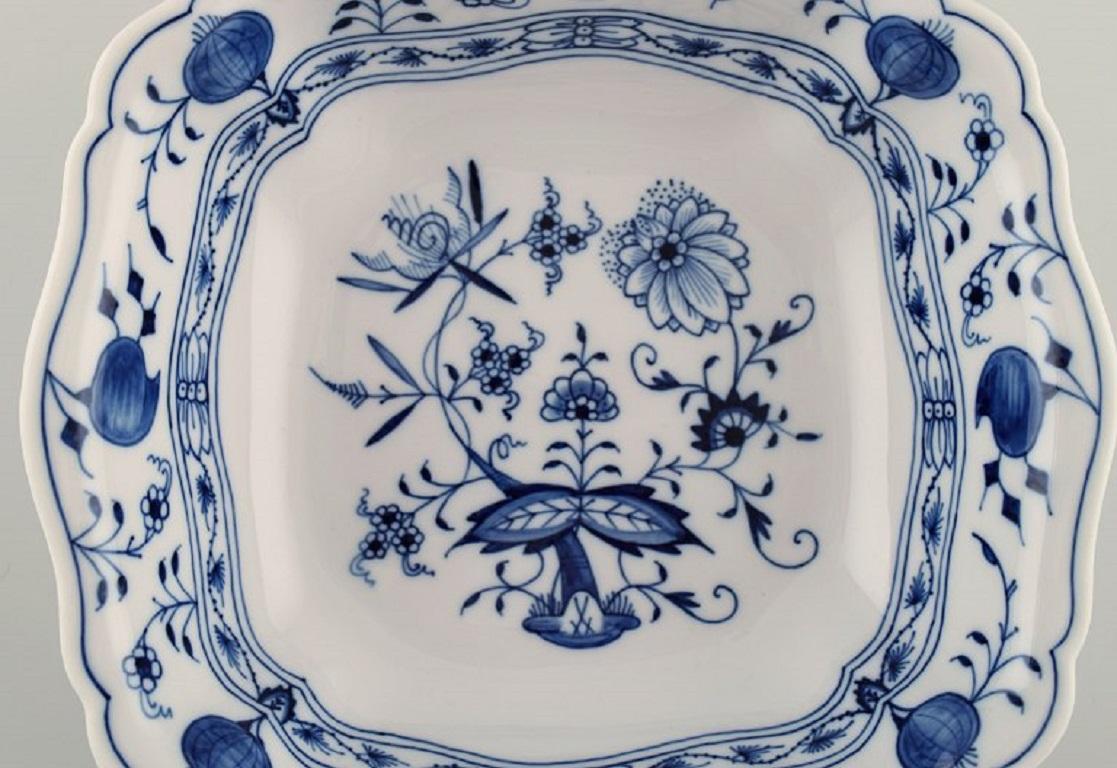 Meissen Blue Onion Bowl in Hand-Painted Porcelain, Early 20th C. In Excellent Condition In Copenhagen, DK