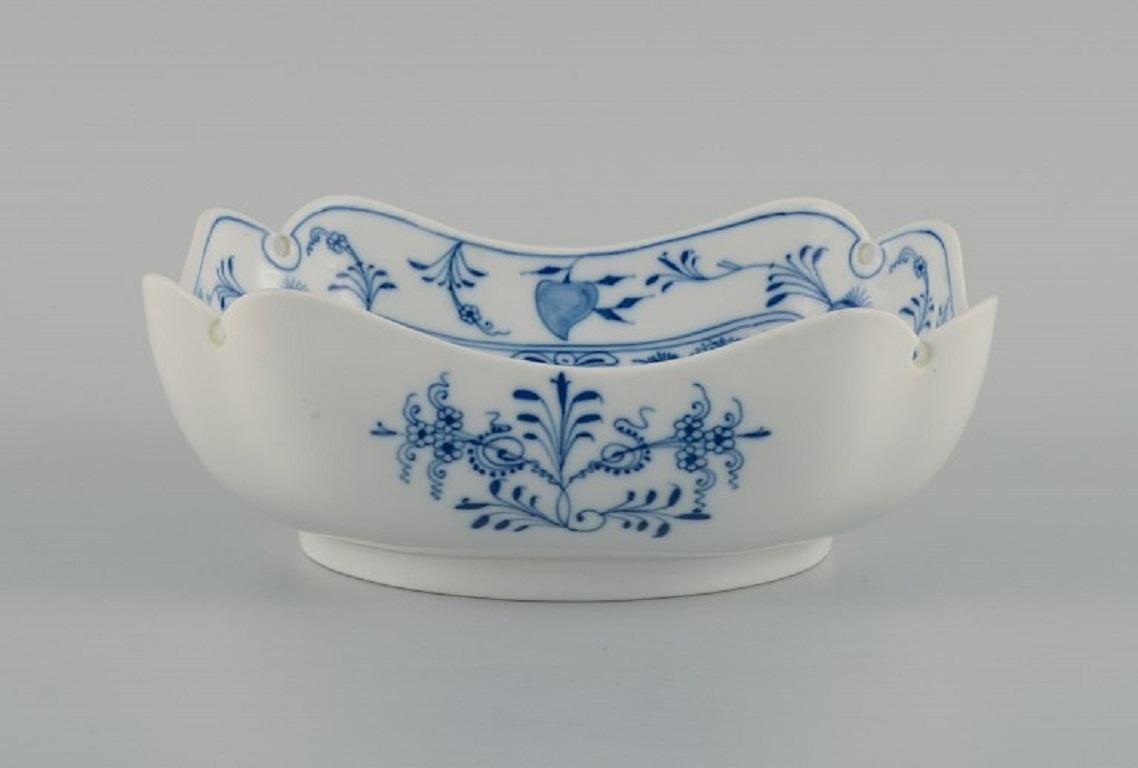 Meissen, blue onion bowl in porcelain.
Approx. 1900.
First factory quality.
In perfect condition.
Marked.
Dimensions: D 19.0 x H 6.0 cm.