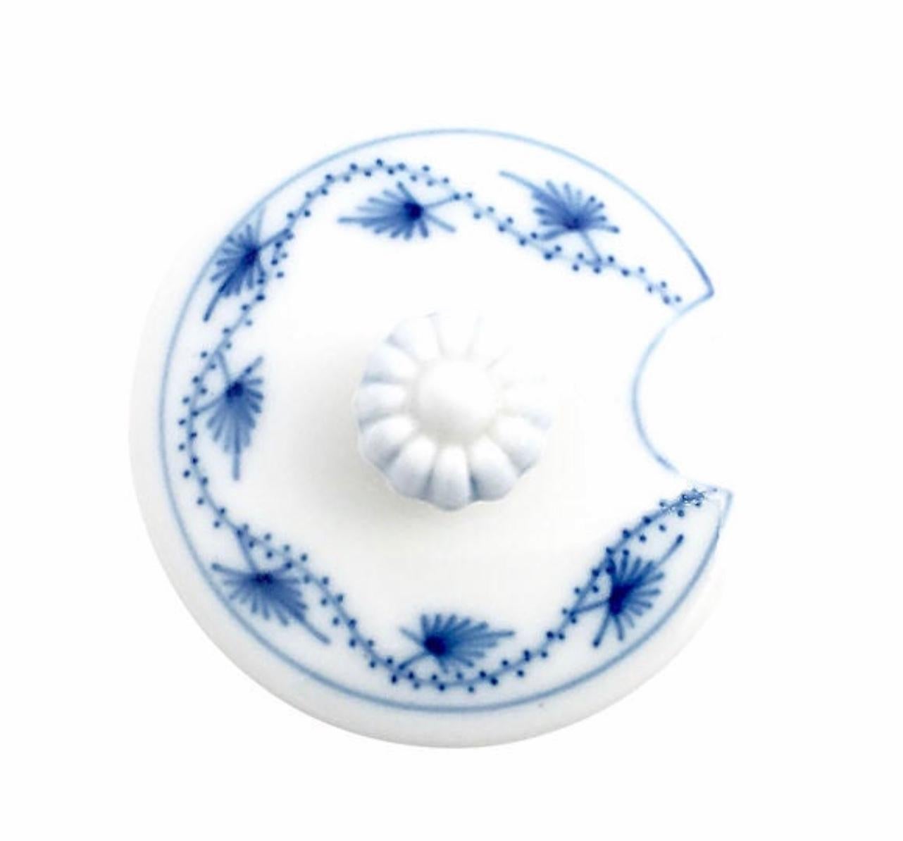 20th Century Meissen Blue Onion Condiment Jar For Sale