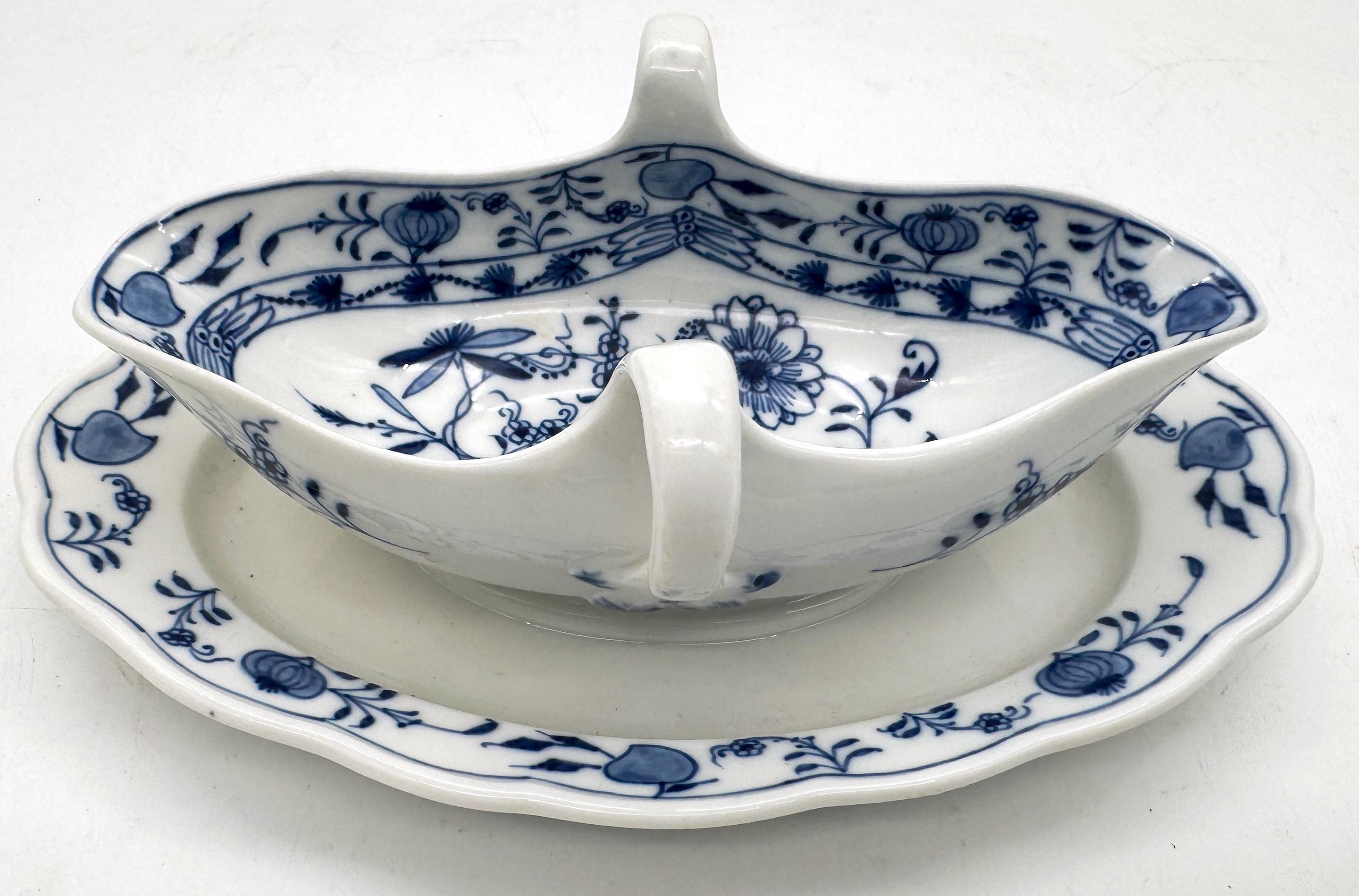 Salsera con asa de cebolla azul de Meissen Pintado a mano en venta