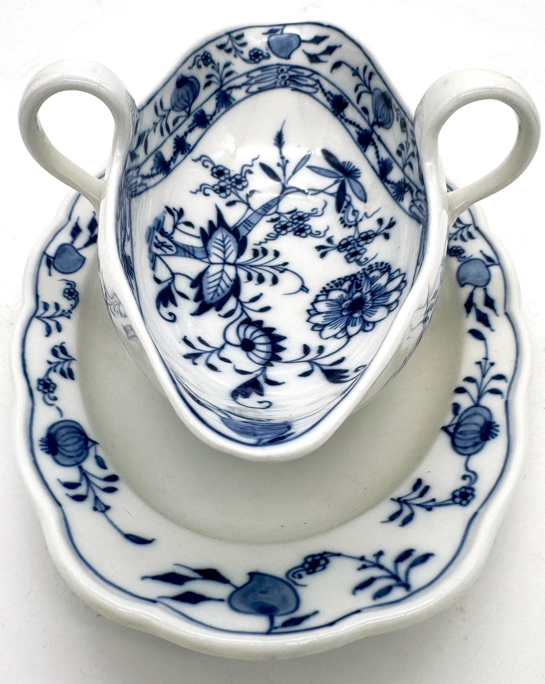 Salsera con asa de cebolla azul de Meissen en Bueno estado para la venta en West Palm Beach, FL
