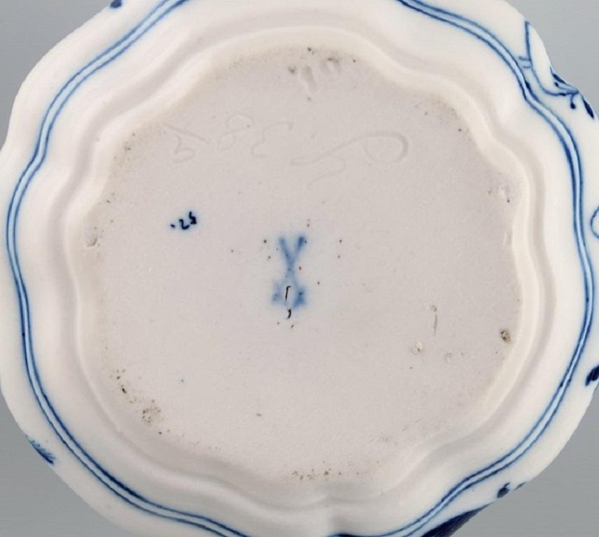 Meissen Blue Onion Inkwell and Pen Tray in Hand-Painted Porcelain, Approx. 1900 2
