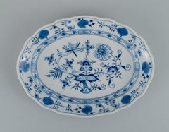 Meissen, Piatto ovale con cipolla blu in porcellana, circa 1900