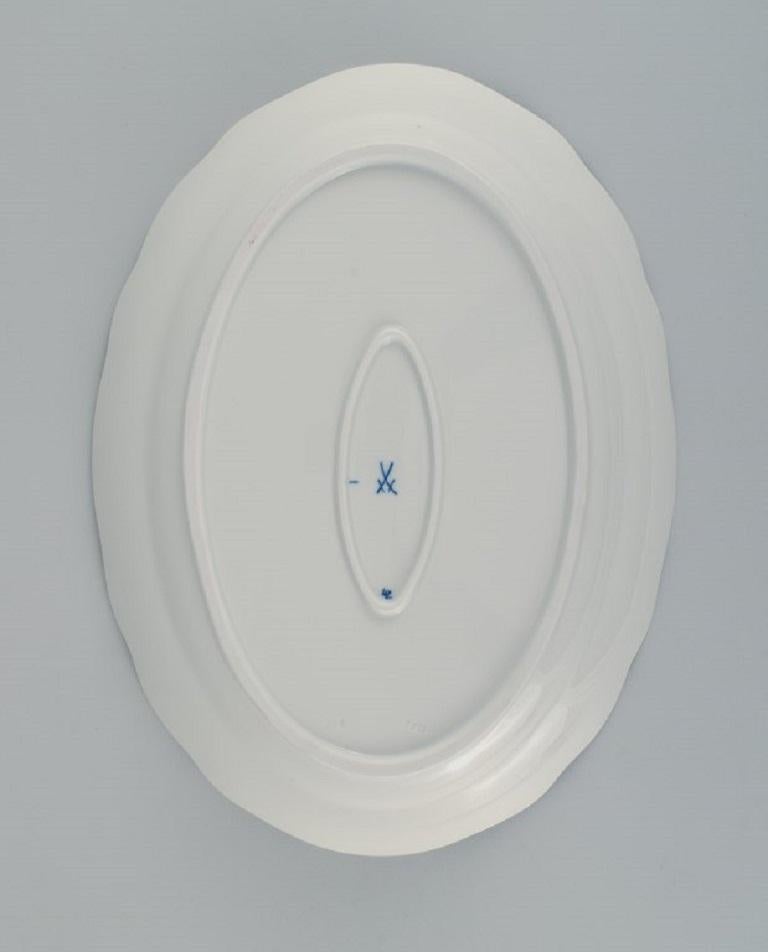 Meissen, plat ovale en porcelaine à oignons bleus. Environ 1900.  Excellent état - En vente à Copenhagen, DK