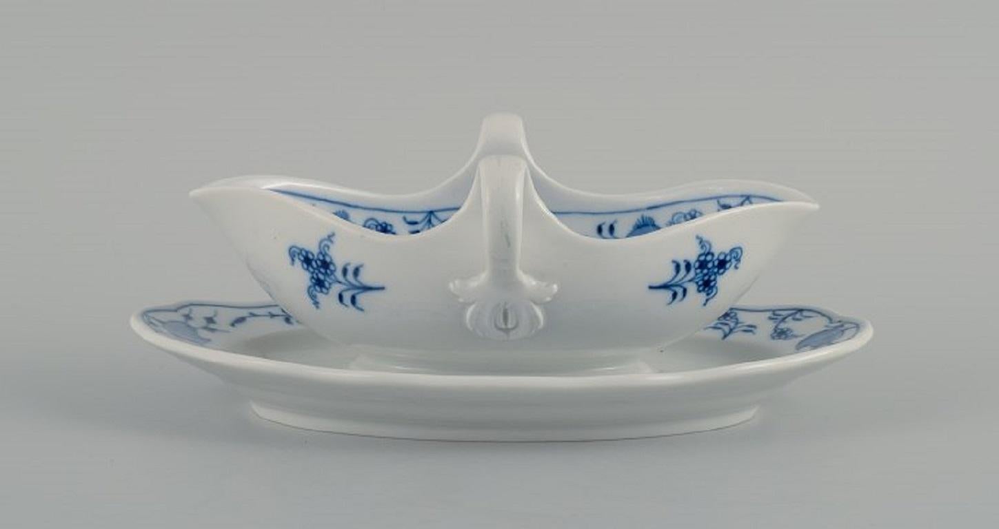German Meissen, Blue Onion Sauce Boat in Porcelain, circa 1900 For Sale