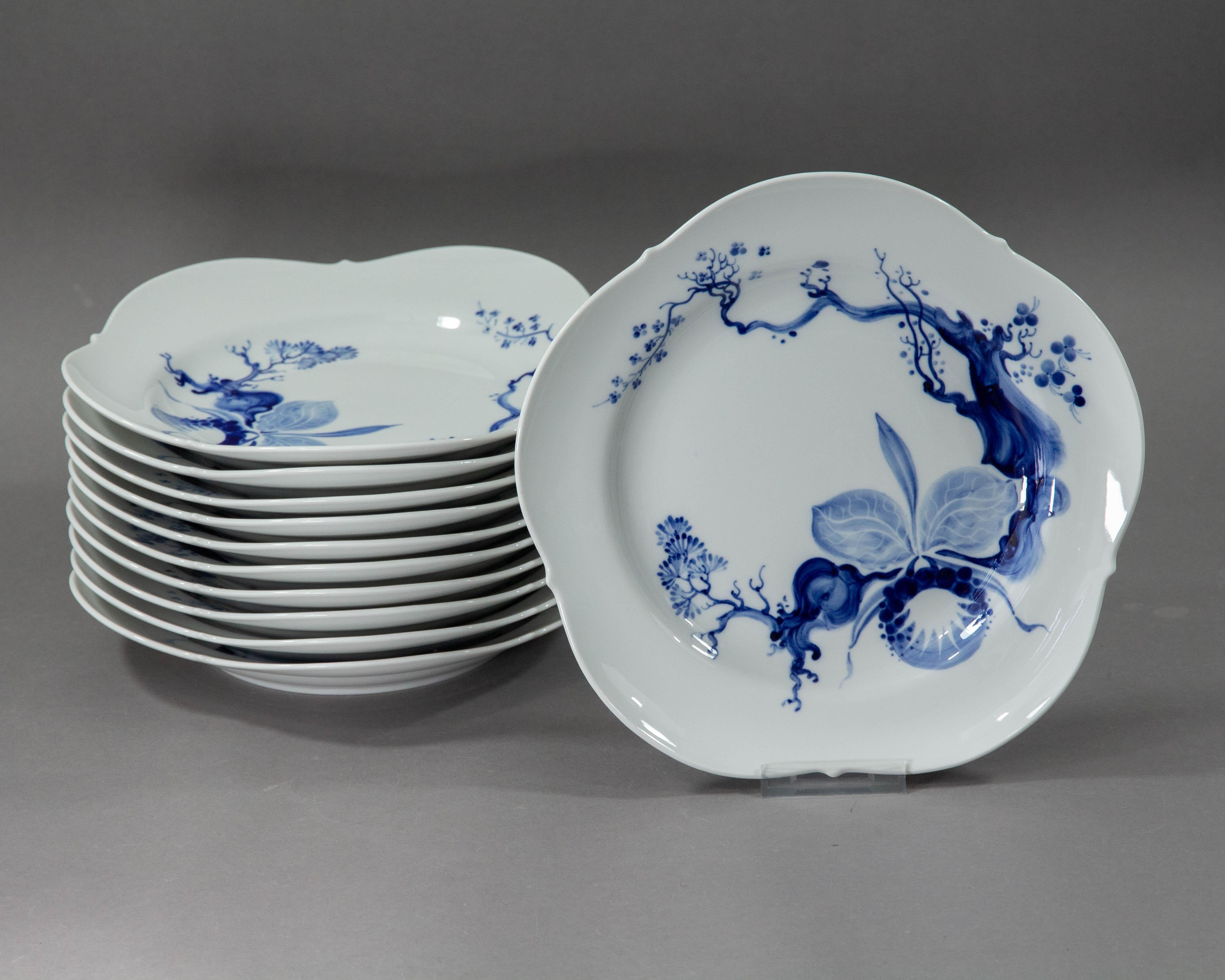A stunning and rare dinner plate made by Meissen in the second half of the 20th century.

The plate features Meissen's rare and very sought after 'Blue Orchid' Pattern. The pattern is considered one of the most iconic recent additions to Meissen's