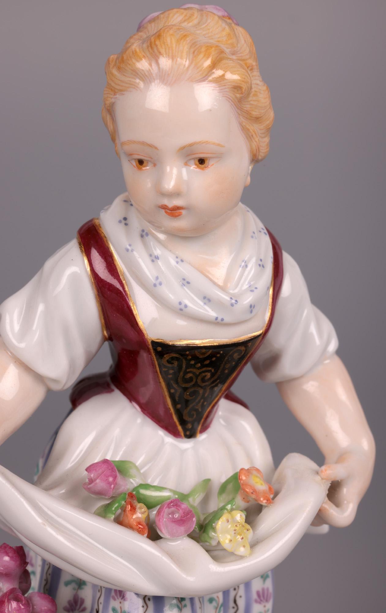 Porcelaine Figures en porcelaine Meissen - garçon et fille avec fleurs    en vente