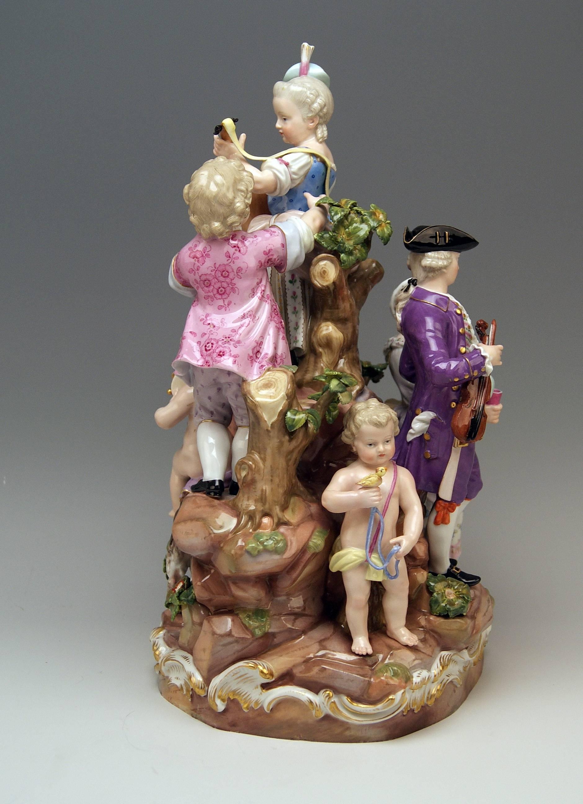 Groupe de figurines de Meissen : la fête bucolique  (sept figurines)

MESURES :
hauteur :  14.56 pouces 
diamètre de la base : 7,87 pouces

Fabrication : Meissen
Poinçonné :  Marque d'épée Meissen bleue  (fond vitré)
numéro de modèle C.I.C. / numéro