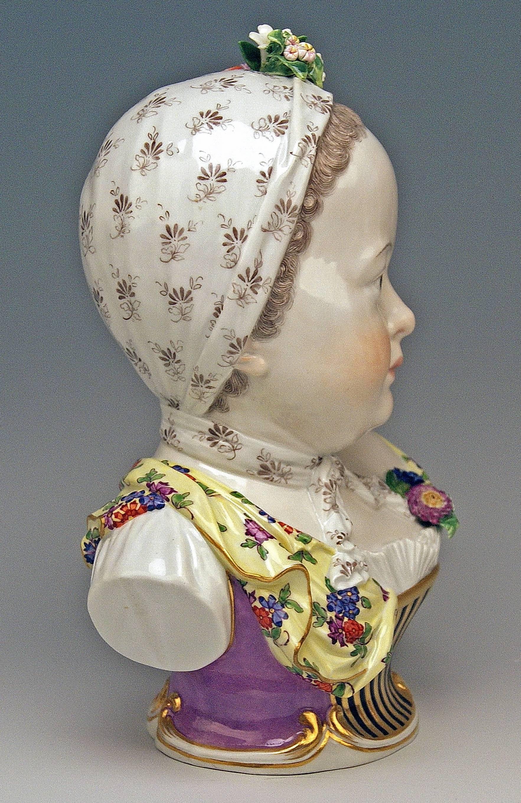Meißner Prachtstück von schönem Aussehen: Büste eines Mädchens (einer Bourbonenprinzessin)
Modell 2744

Maße: 
Höhe 10::23 Zoll (26::0 cm)
Breite 6::69 Zoll (17::0 cm)
Tiefe 4::33 Zoll (11::0 cm)

Hersteller: Meissen
Gepunzt: Blaue Meissener