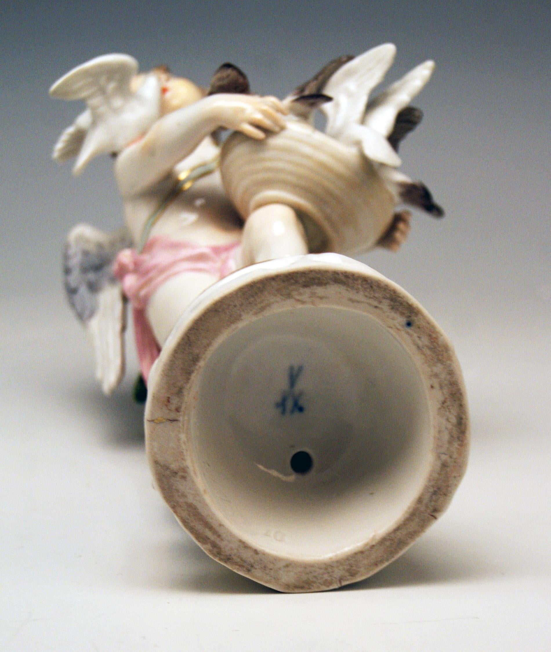 Porcelain Meissen Cherub Feeding Pigeons Model R 122 by Paul Helmig Made, circa 1900