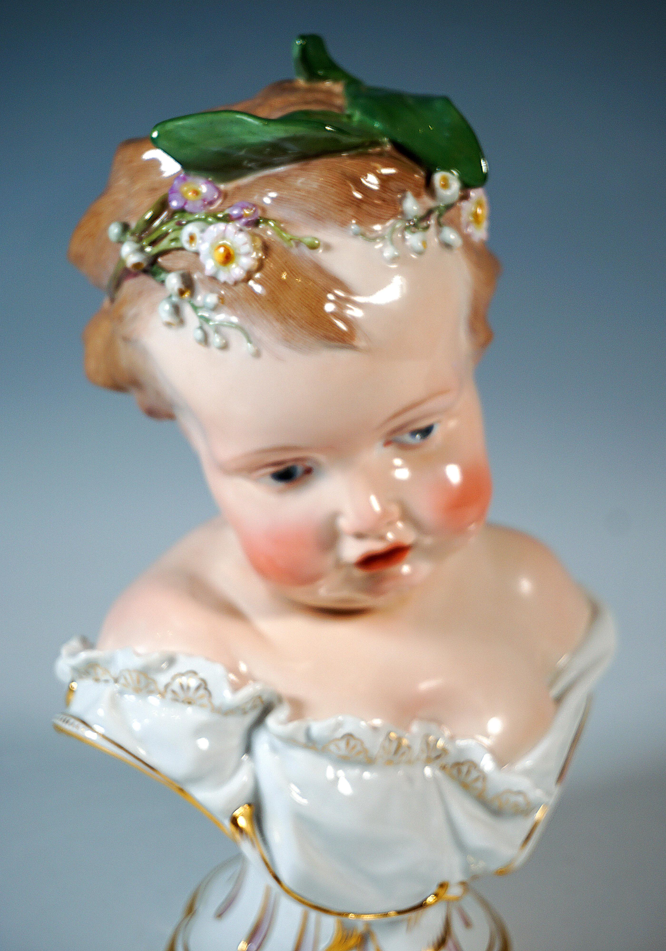 Meissener Kinderbüste 'Frühling' aus einer Serie der 4 Jahreszeiten, H. Schwabe, um 1880 (Handbemalt) im Angebot