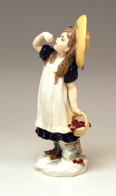 Meissen Child Girl Wearing Hat Eats Cherries Model Y 122, Paul Helmig, 1907-1910