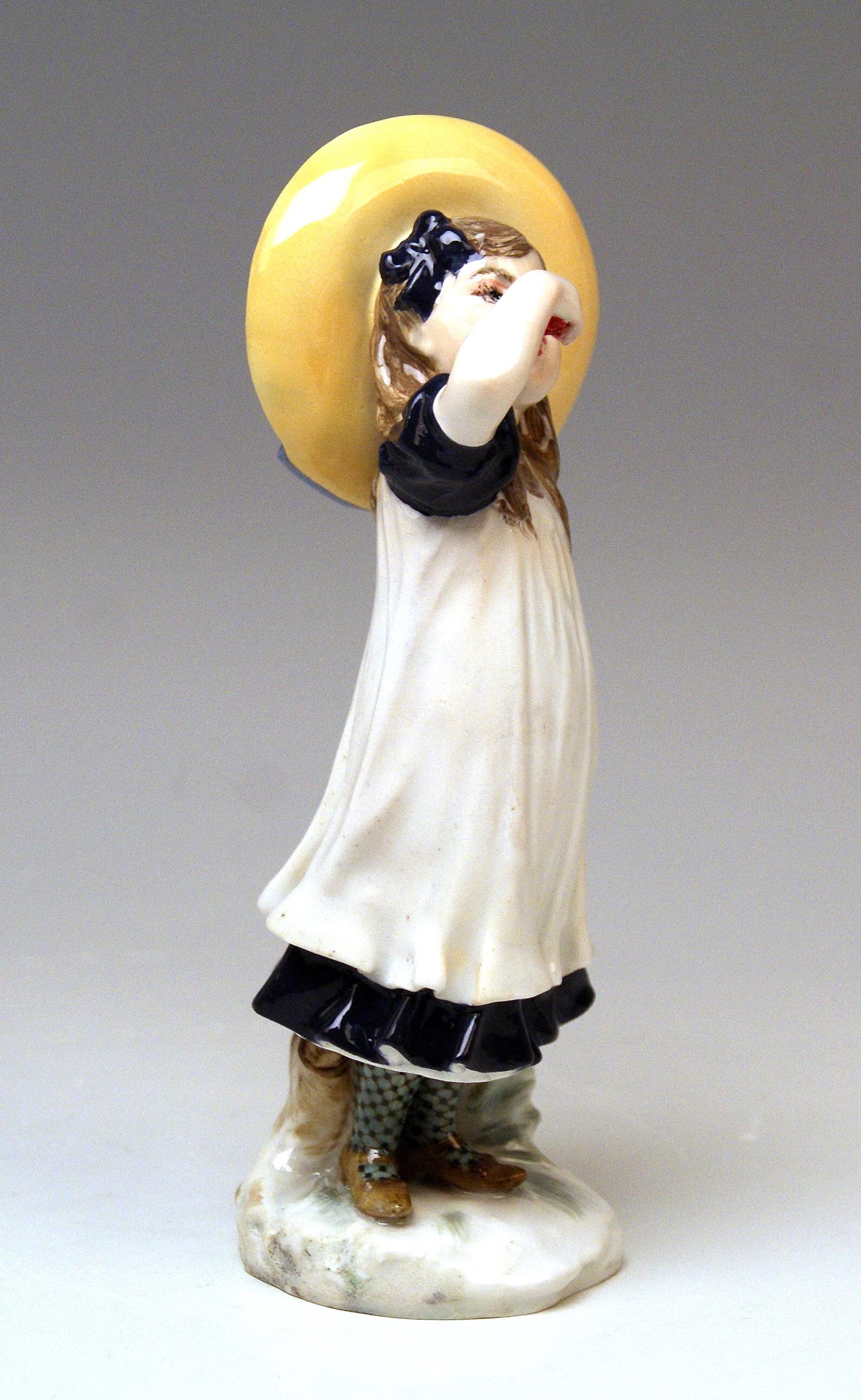 Meissen Child Girl Wearing Hat Eats Cherries Model Y 122, Paul Helmig, 1907-1910 In Good Condition In Vienna, AT