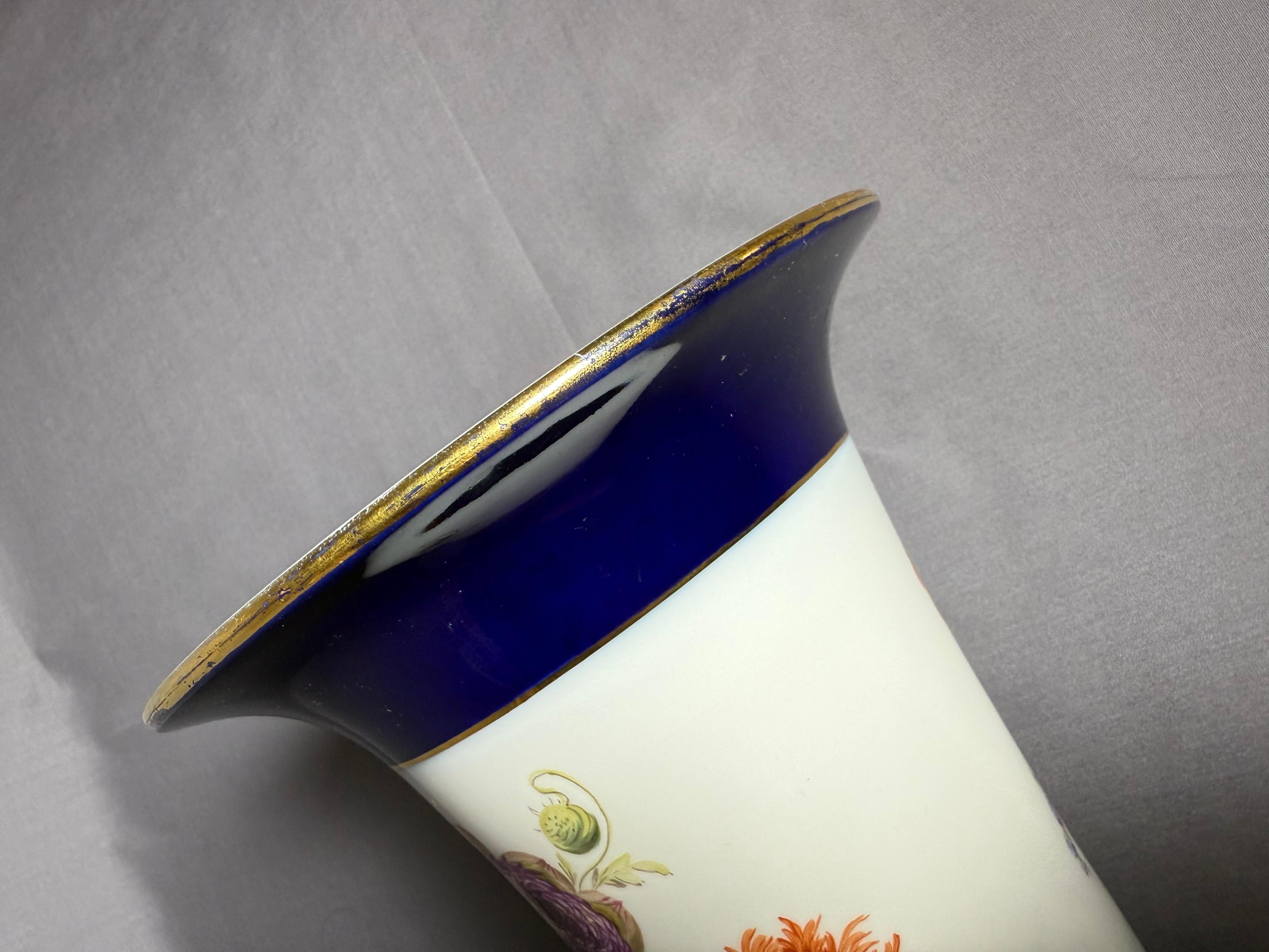 Ramo de oro azul cobalto de Meissen Un vas grande, Siglo XX en venta 2
