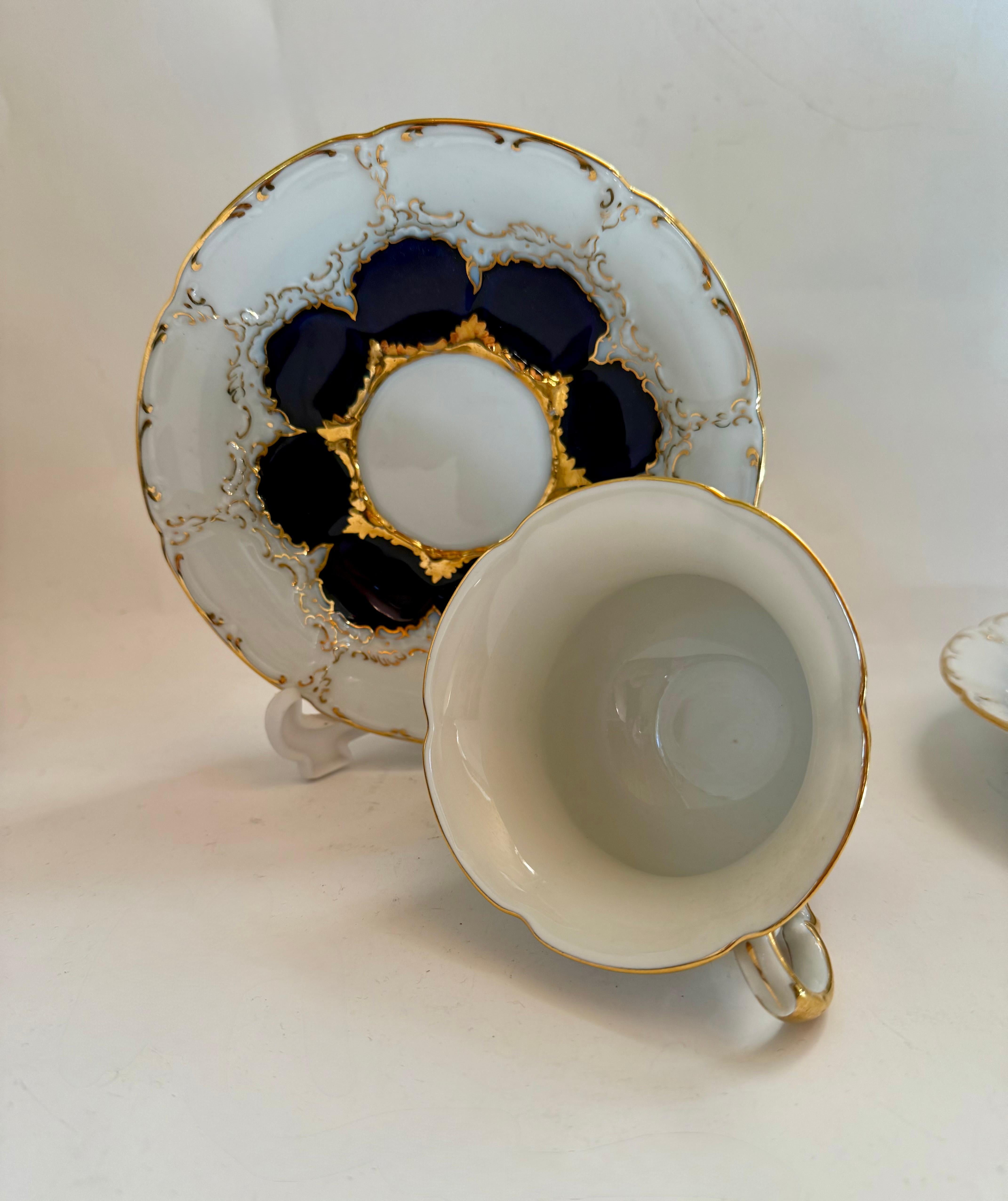 Meissener Kobaltgold 2 seltene vintage Teetassen mit Untertassen 1