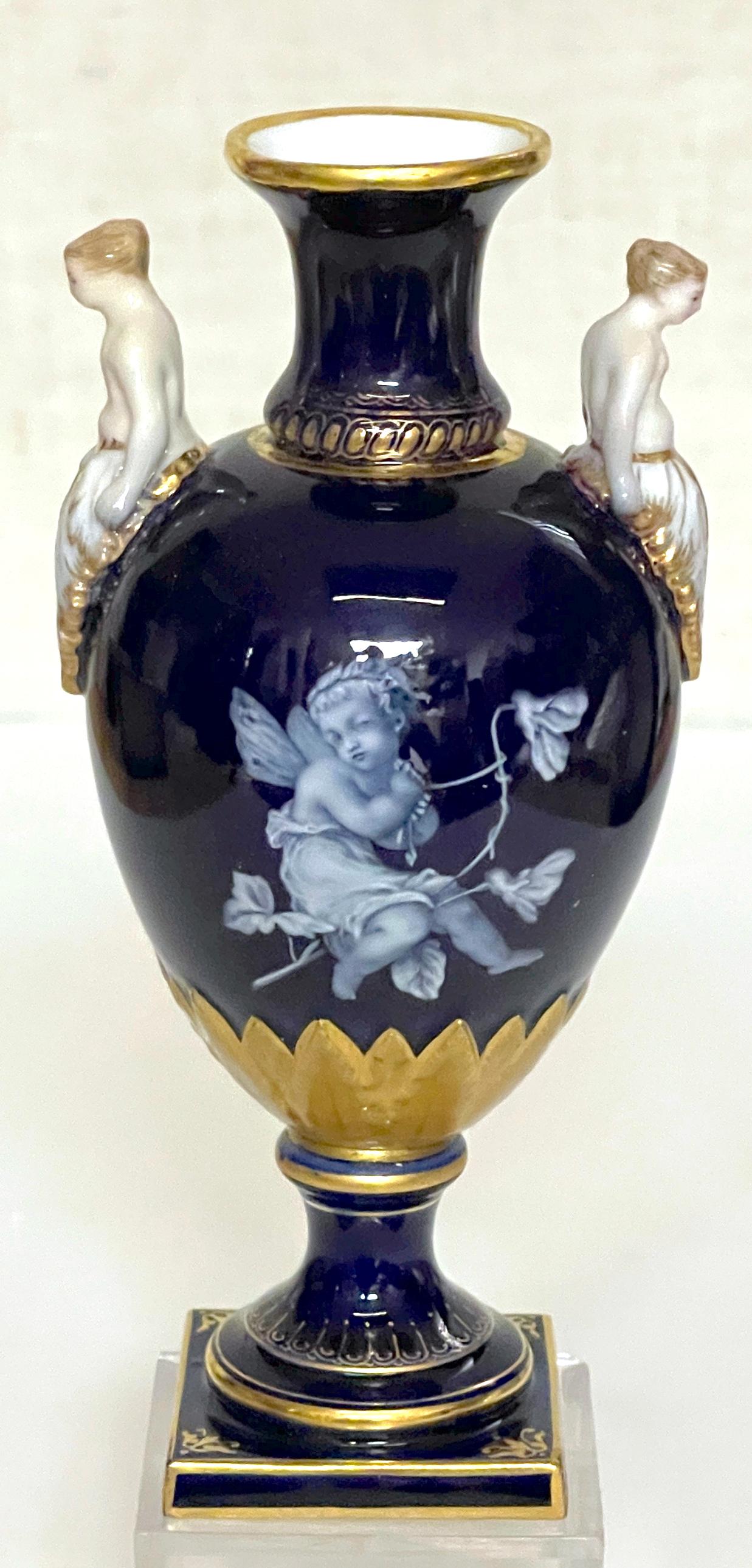 Meissen Cobalt Ground Pâte-sur-pâte Figural Vase, Attributed to Leuteritz For Sale 4
