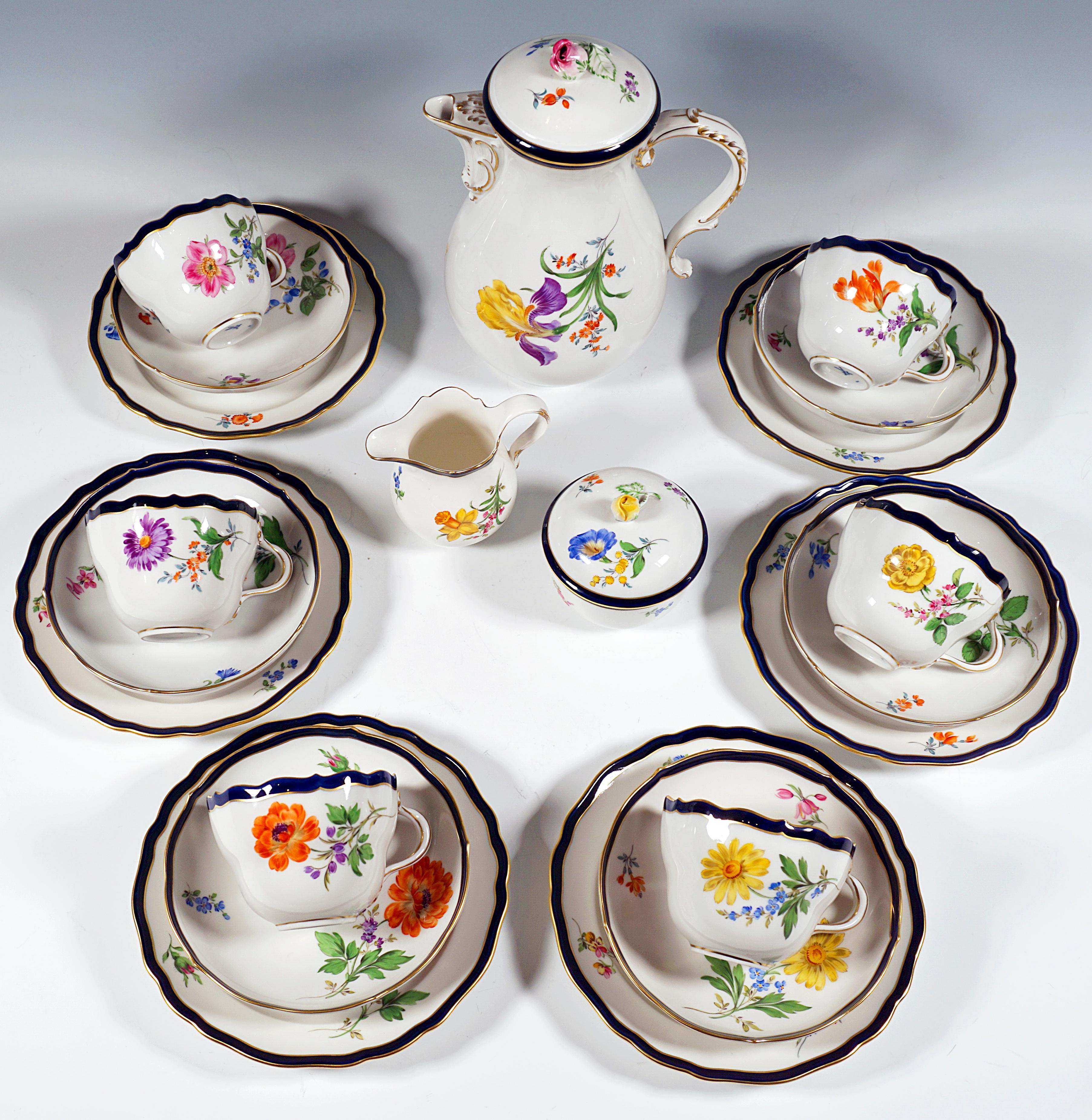 Meissen coffee service, consisting of 21 parts: 1 coffee pot with lid, 1 cream jug, 1 lidded sugar bowl, 6 cups, 6 saucers, 6 dessert plates.
Shape: New cutout
Decor: Number 051110 - Flower 2 slanted, colorful, royal blue rim and gold edges, plastic