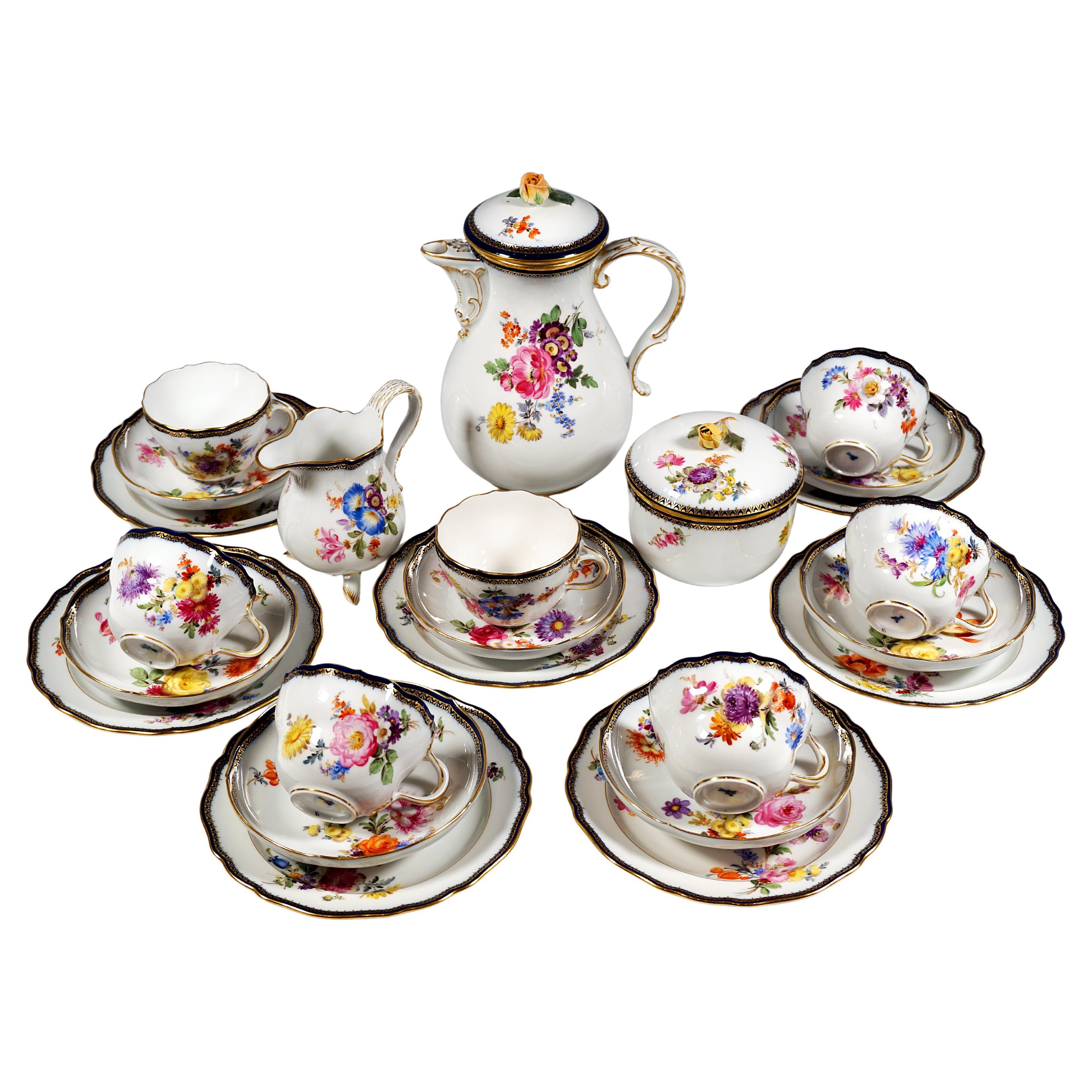 Juego de Café y Postre Meissen Para 7 Personas, Ramos, Borde Azul y Oro, Ca. 1860
