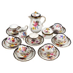 Service à café et à dessert de Meissen pour 7 personnes, bouquets, bordure bleue et or, vers 1860