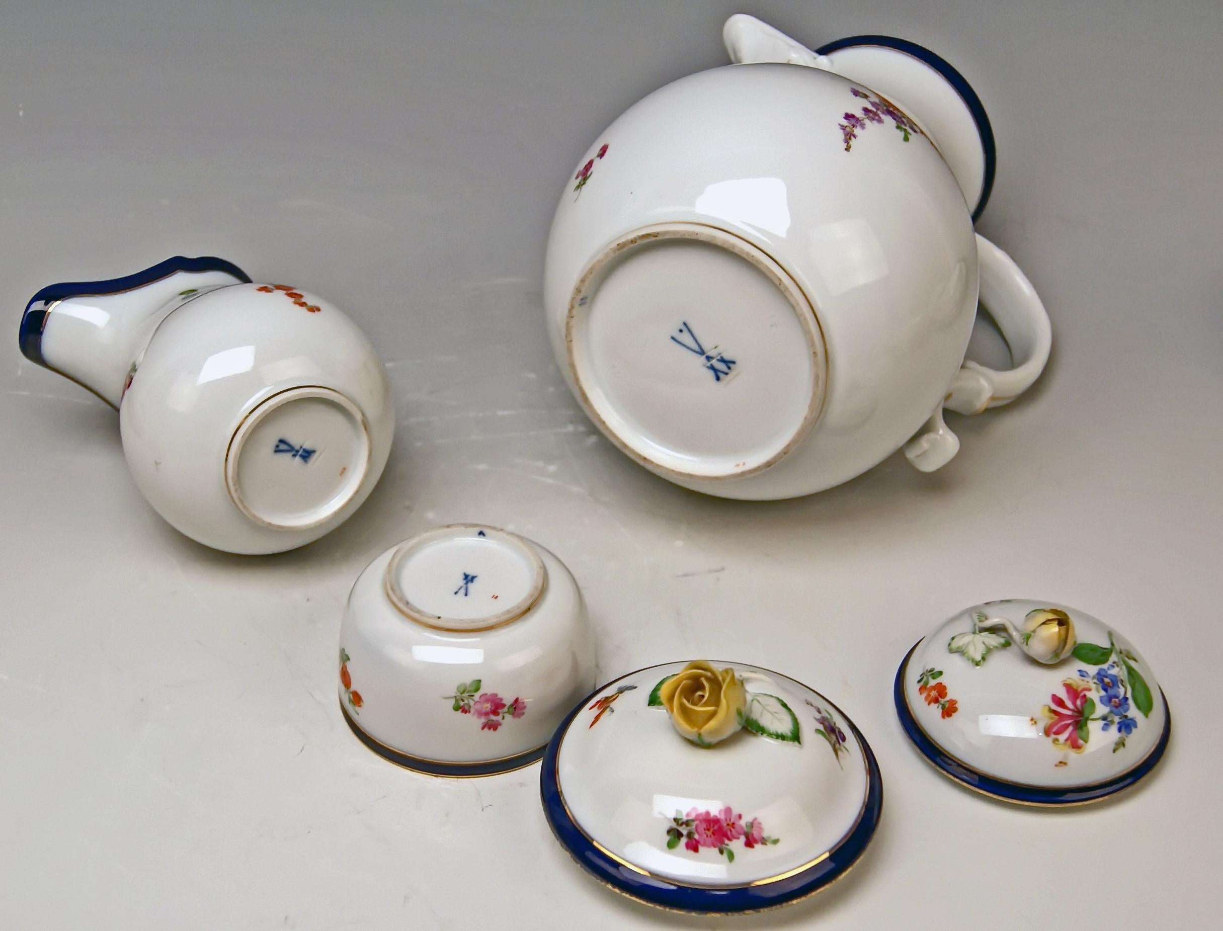 Other Meissen Coffee Set Bouquet Nr. 051110 12 Persons Pfeiffer Period 1924-1934 For Sale