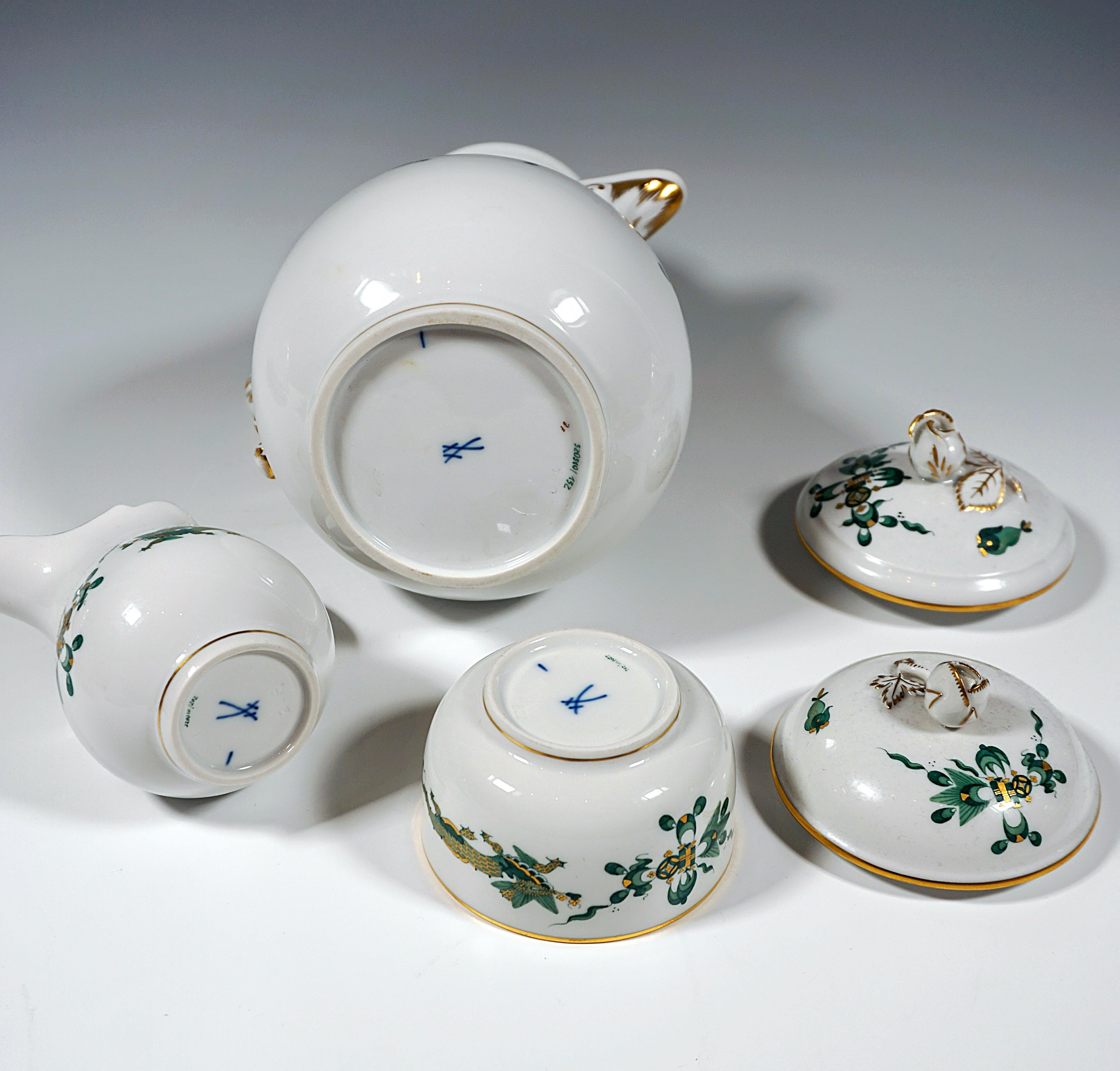 Meissen Coffee Set For 6 Persons Rich Dragon Green & Gold, 20th Century In Good Condition For Sale In Vienna, AT