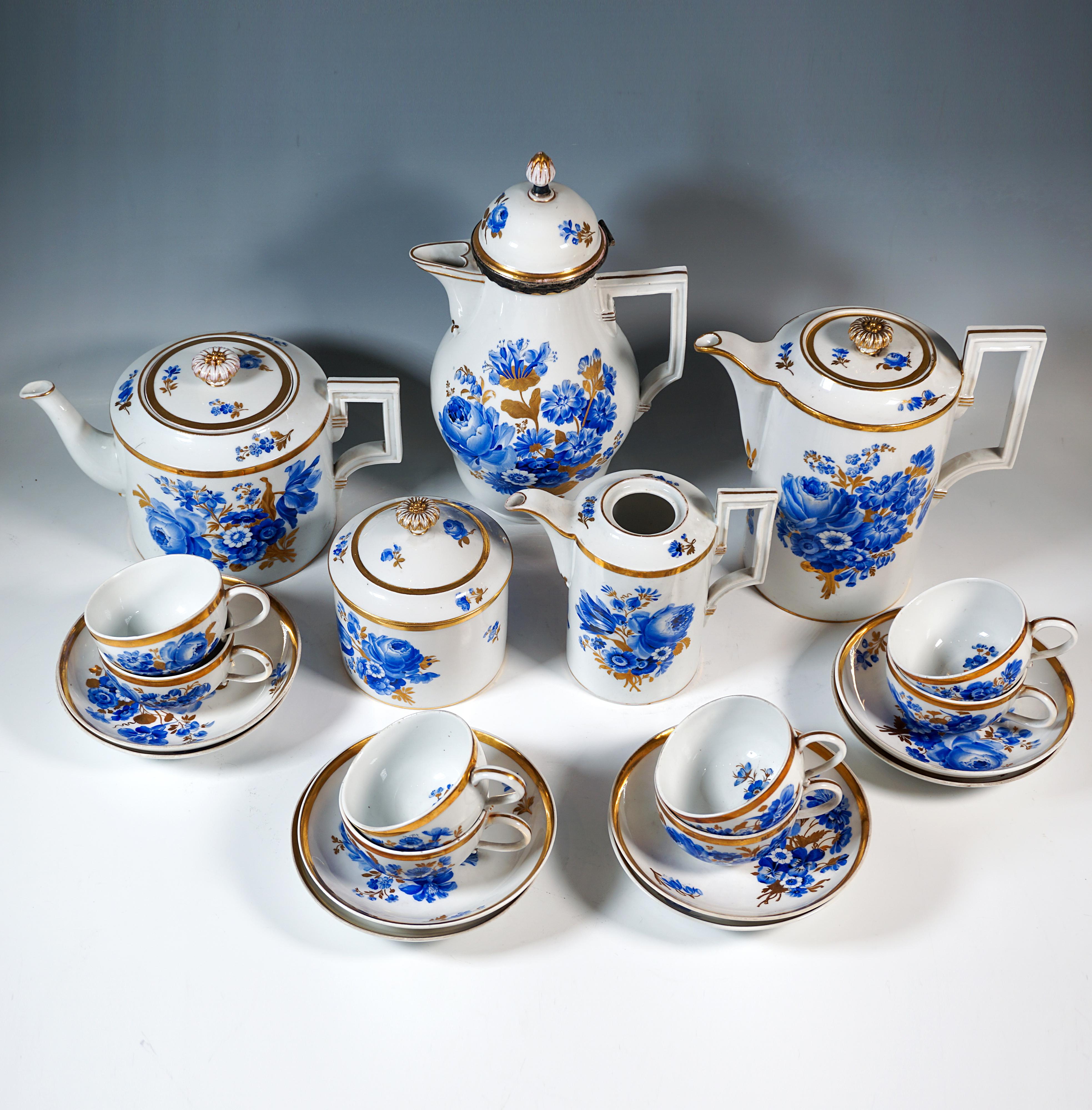Baroque Service à café et à thé pour 8 personnes de Meissen Peinture Bouquet Cobalt et Or Début 19ème en vente