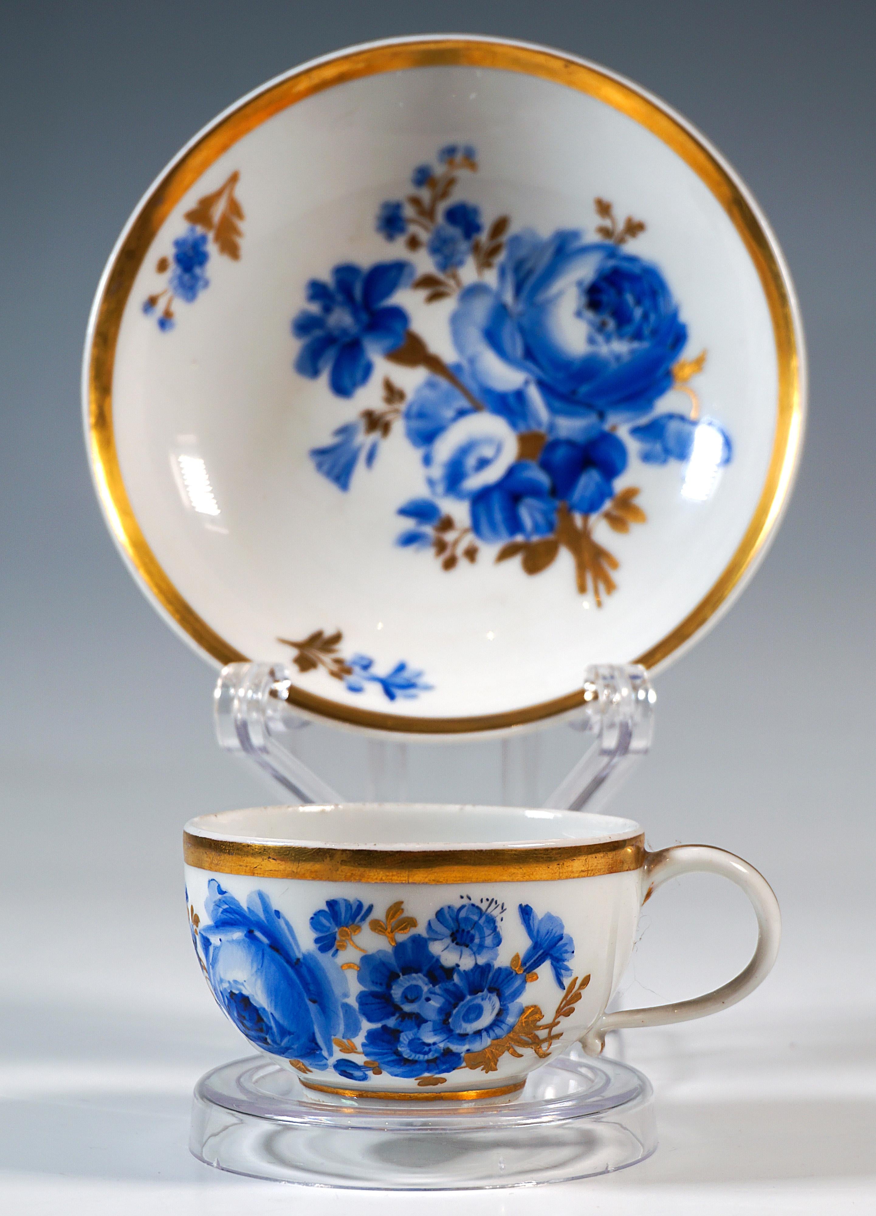 Début du XIXe siècle Service à café et à thé pour 8 personnes de Meissen Peinture Bouquet Cobalt et Or Début 19ème en vente