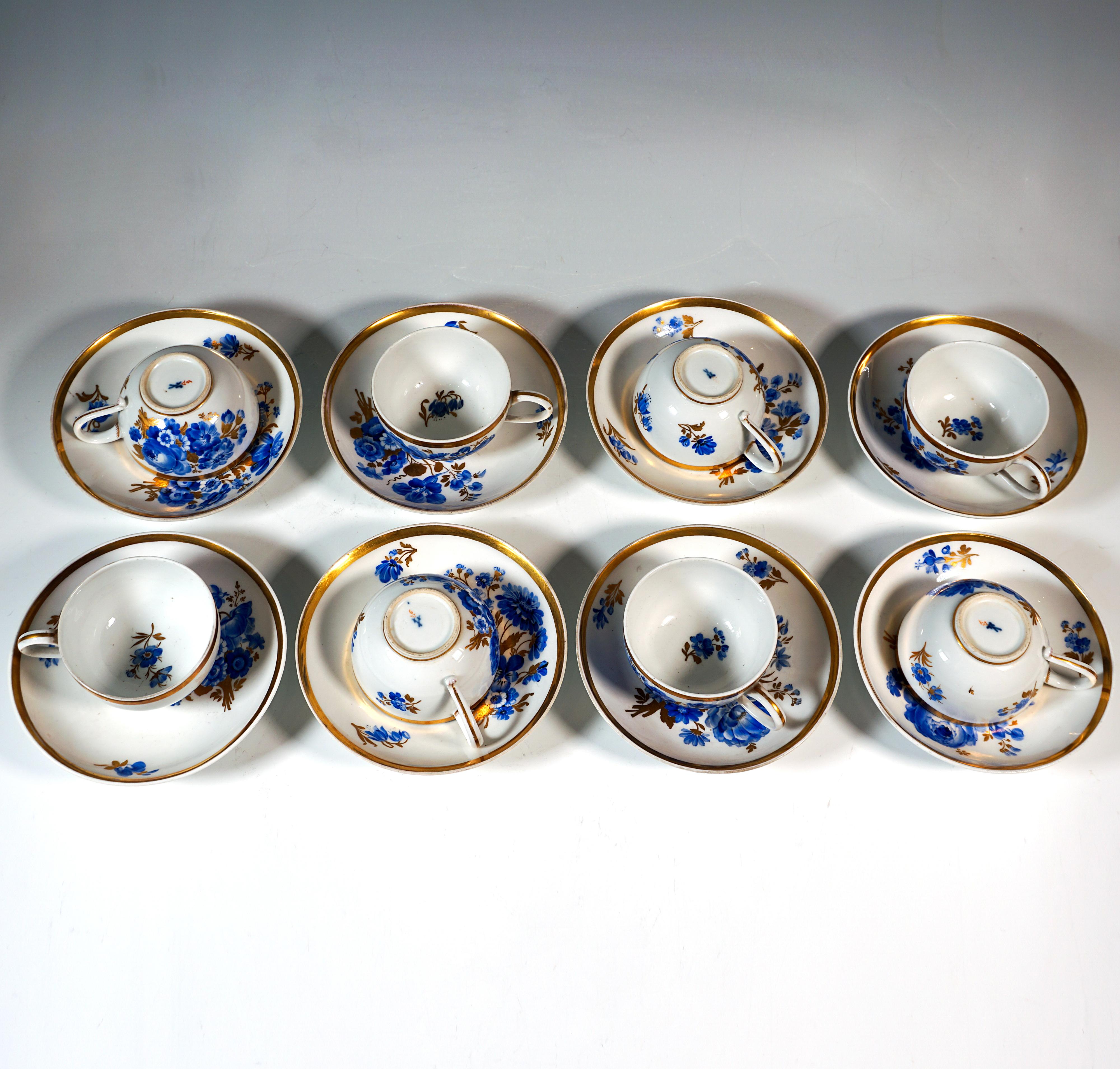 Porcelaine Service à café et à thé pour 8 personnes de Meissen Peinture Bouquet Cobalt et Or Début 19ème en vente