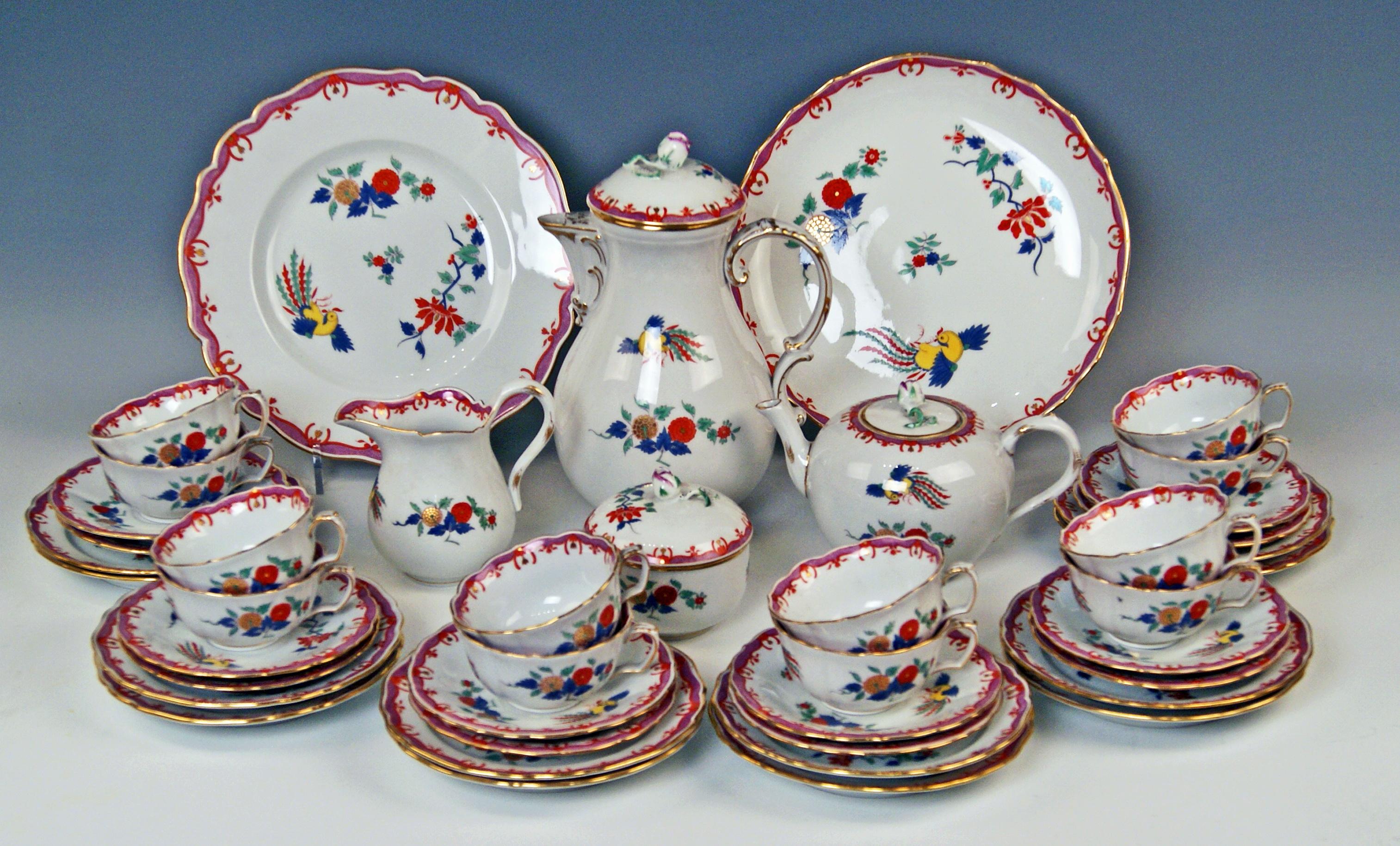 We invite you here to look at a splendid Meissen coffee / tea set for twelve persons:
The concerning set is of finest appearance due to gorgeous Chinese flower paintings combined with stylized hens and cocks. The main colors are purple red and