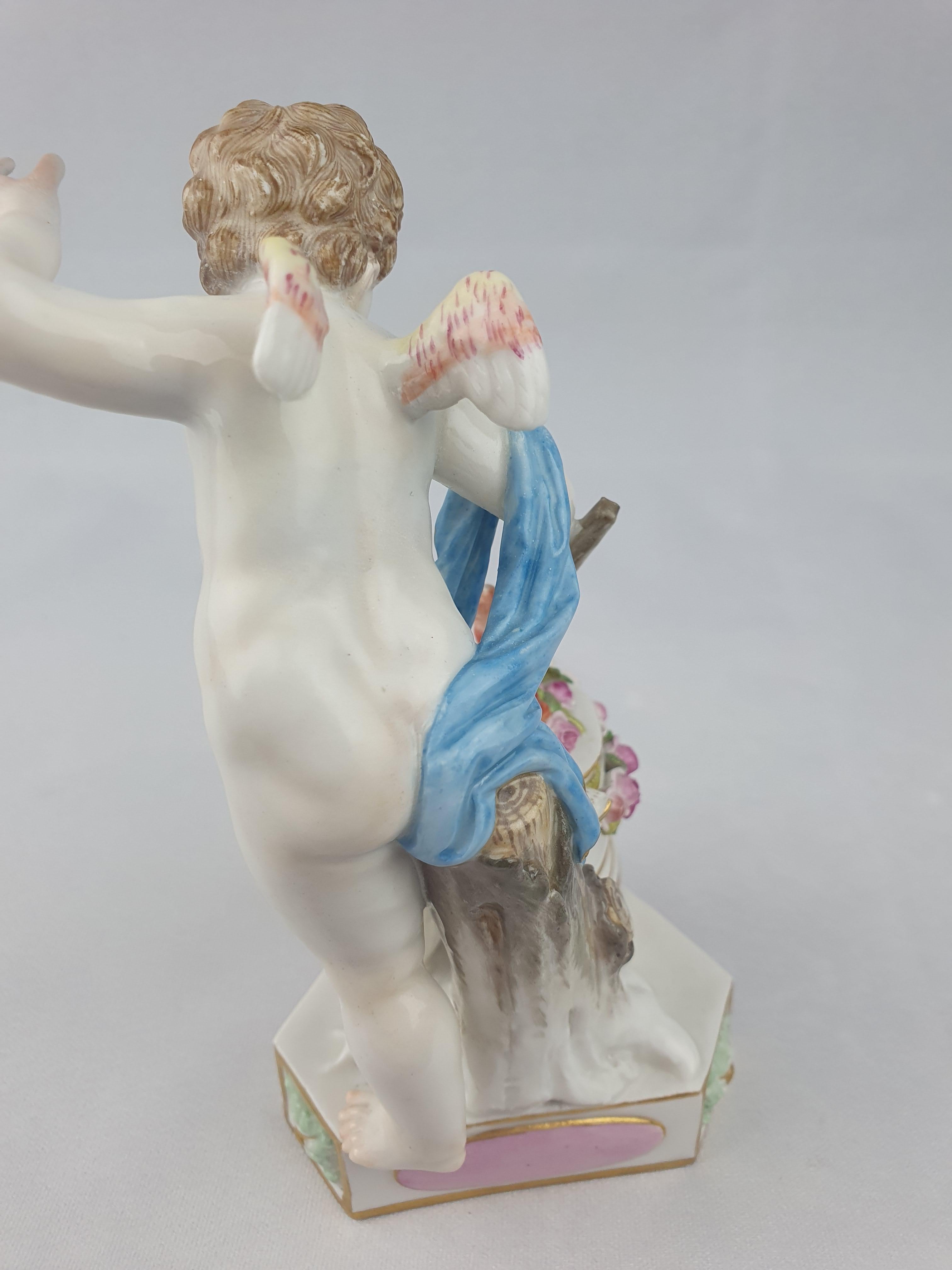 Porcelain Meissen Cupid Lighting Hearts with Flame ‘Je Les Enflamme’ For Sale