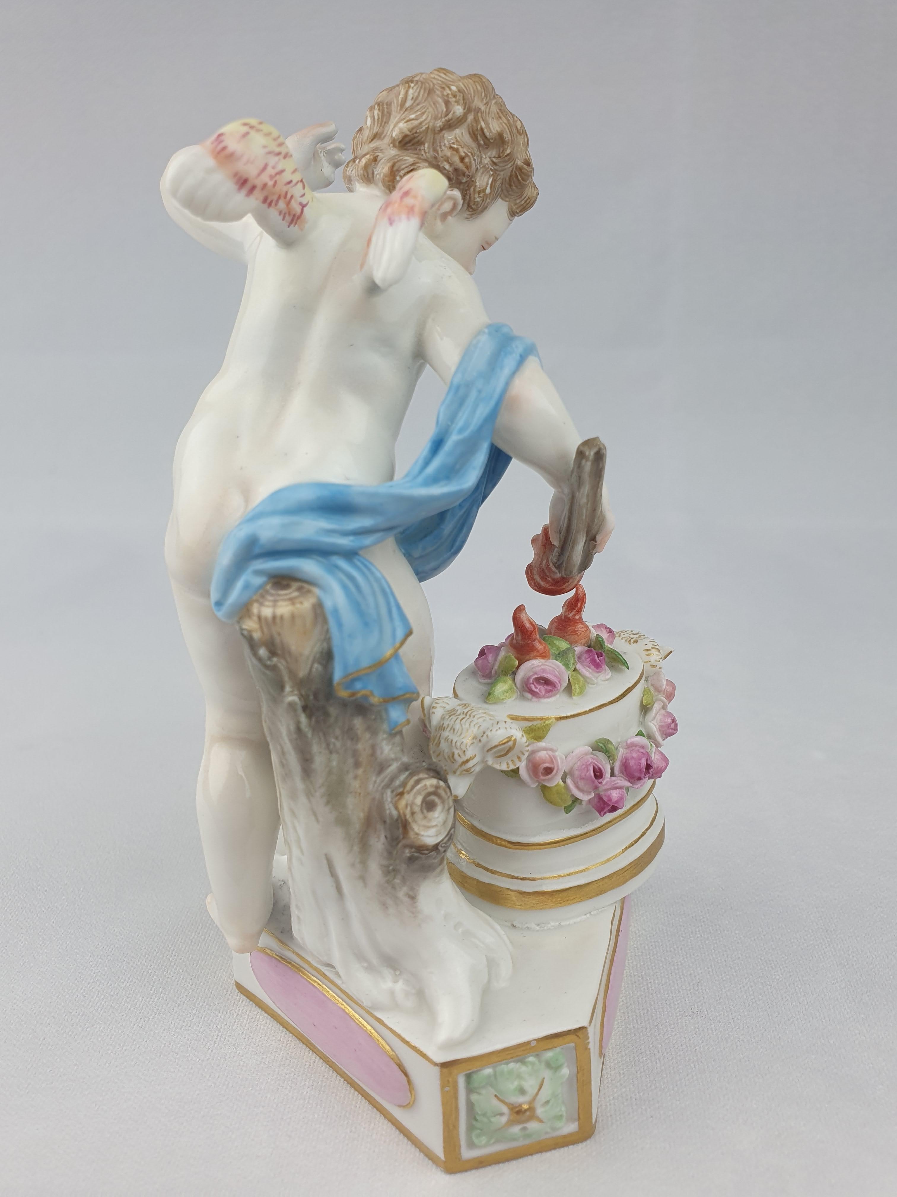 Meissen Cupid Lighting Hearts with Flame ‘Je Les Enflamme’ For Sale 1