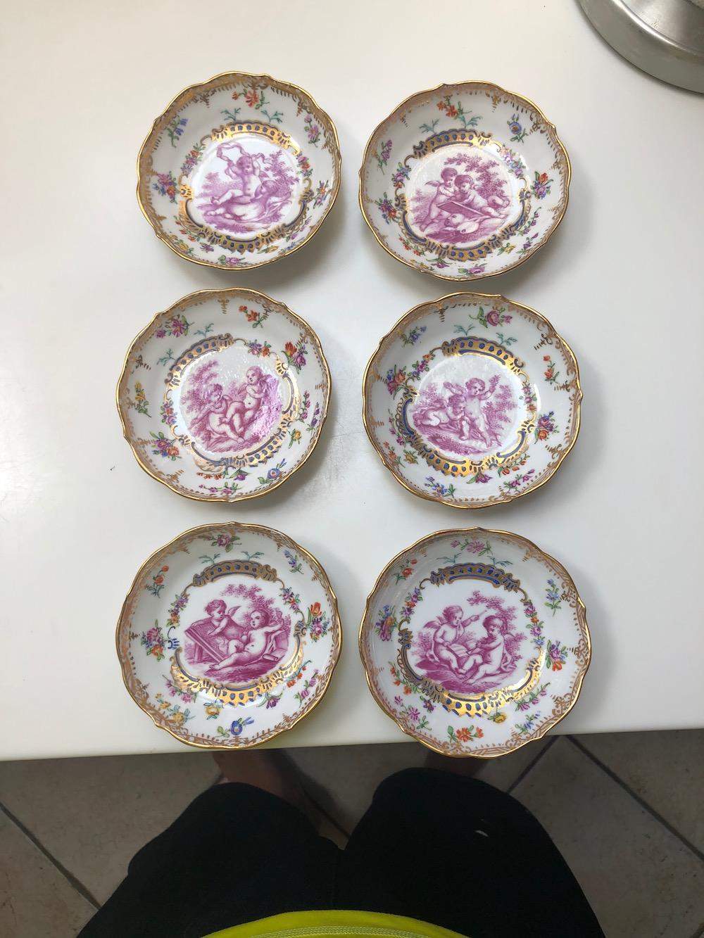 Meissen Early 20th Century 16-Piece Coffee/Tea Set with Cupids and Flowers for 6 For Sale 8