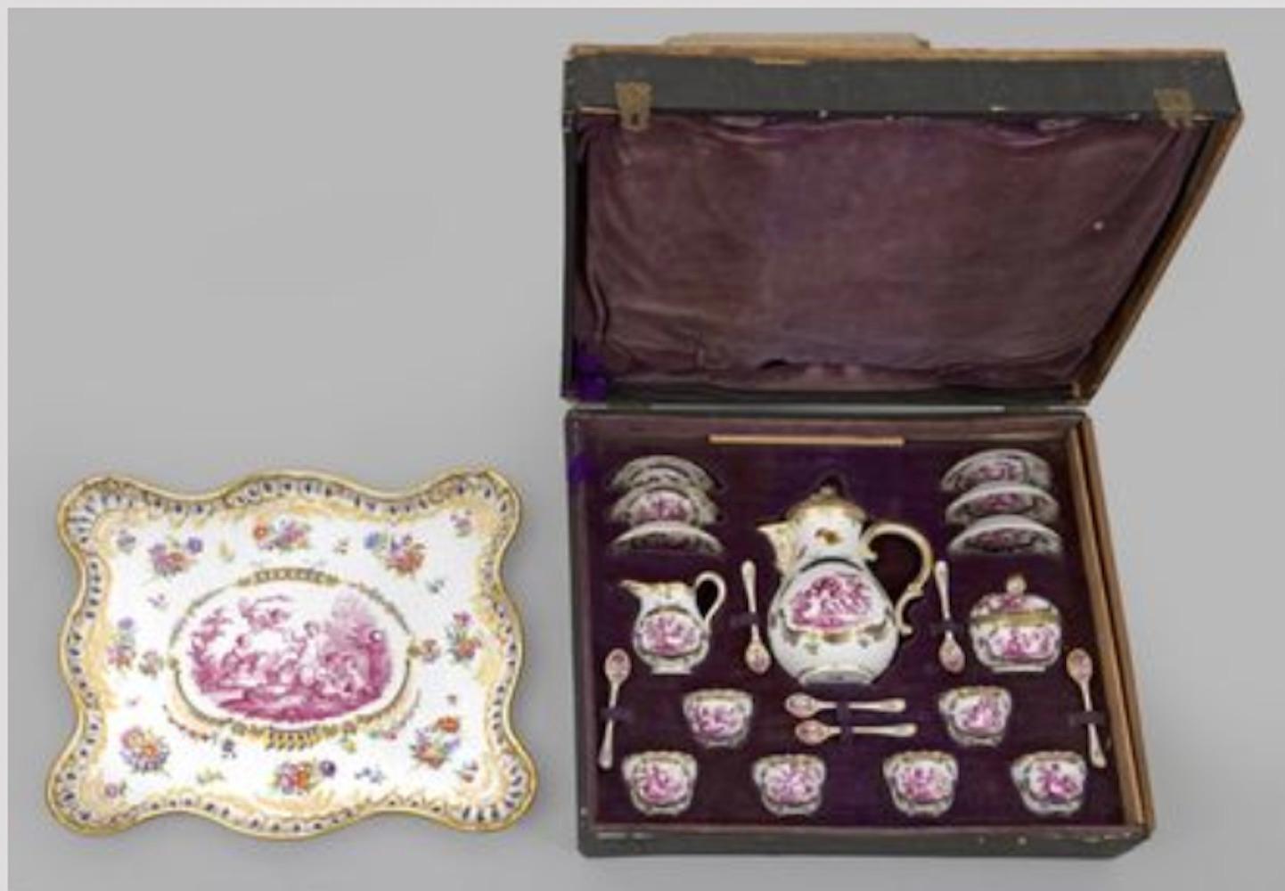Meissen Early 20th Century 16-Piece Coffee/Tea Set with Cupids and Flowers for 6 For Sale 14