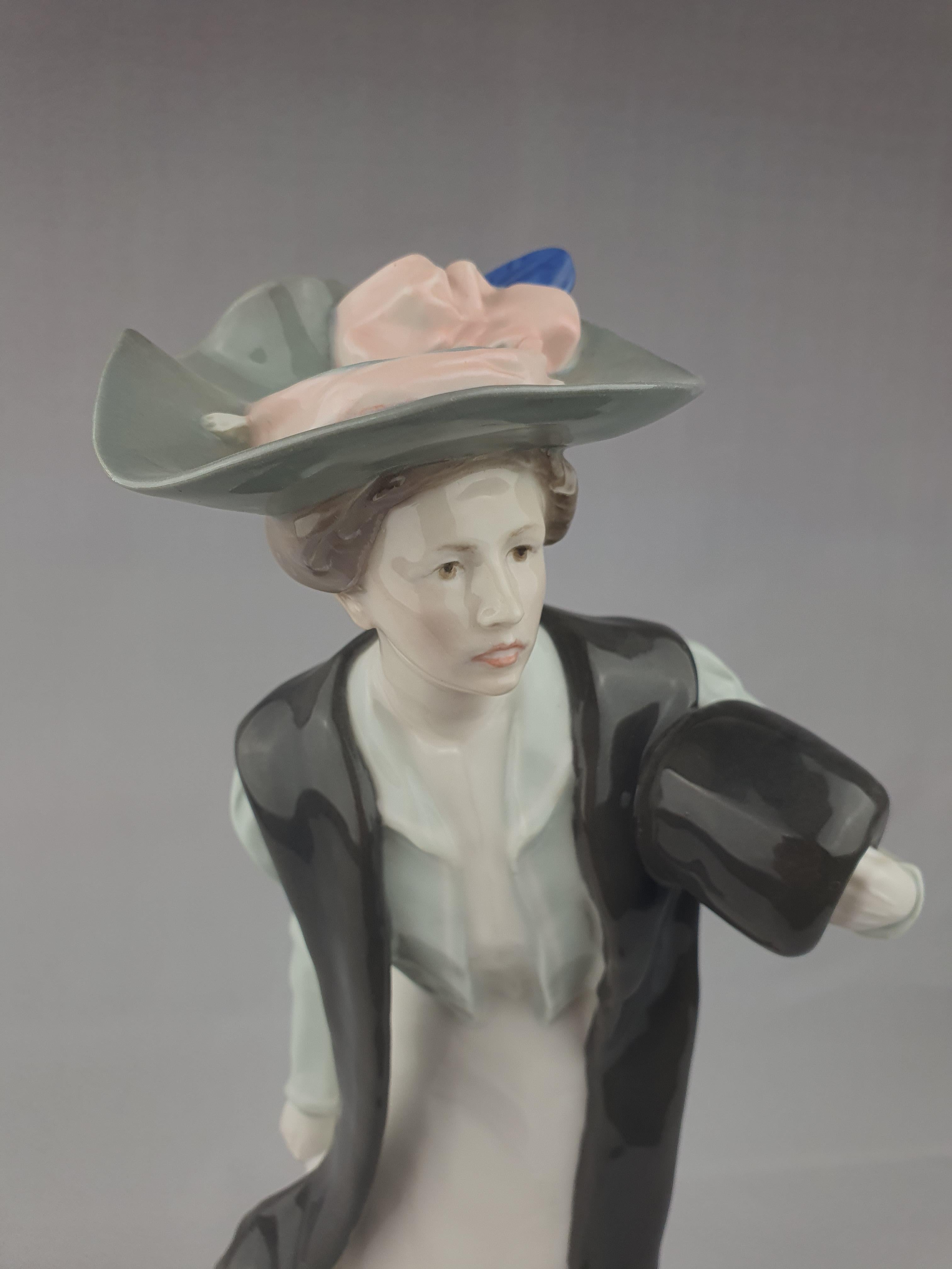 German Meissen Fashionable Lady with Muff in Hand