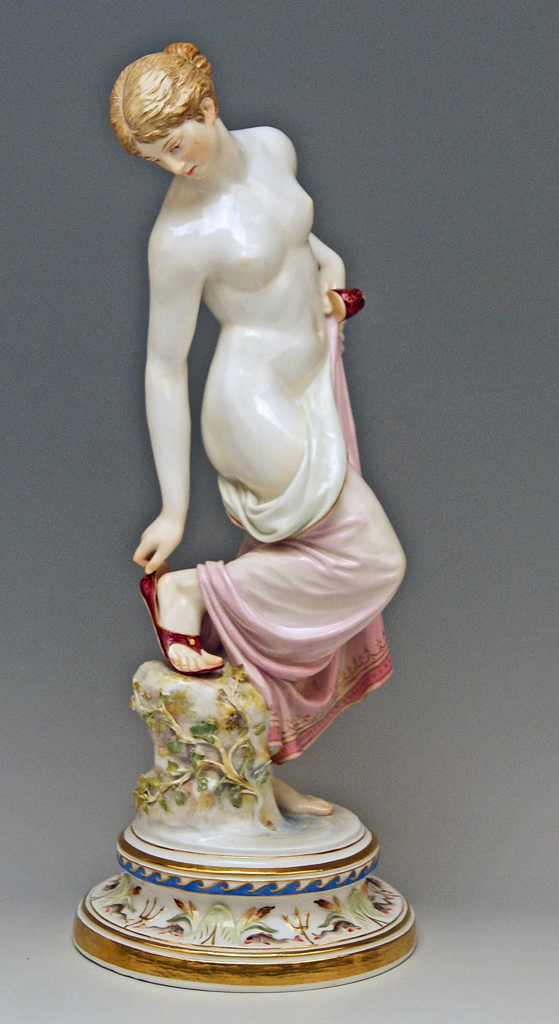 Porcelain Meissen Female Nude Figurine after the Bath Model M 193 Robert Ockelmann