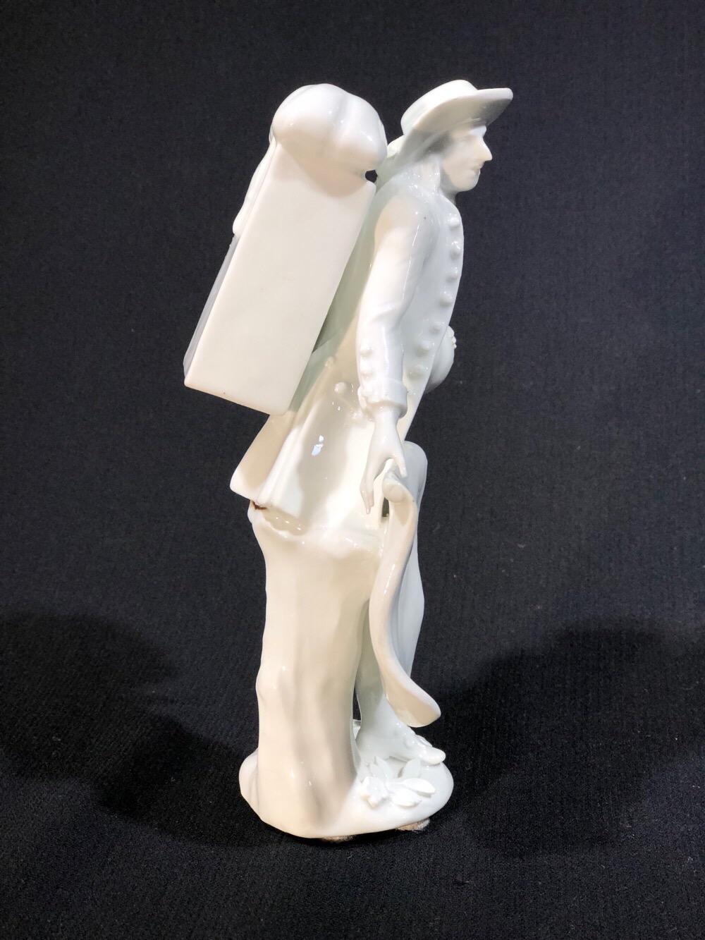 Meissen Figure of the ‘Print Seller’, in the White, circa 1750 For Sale 5