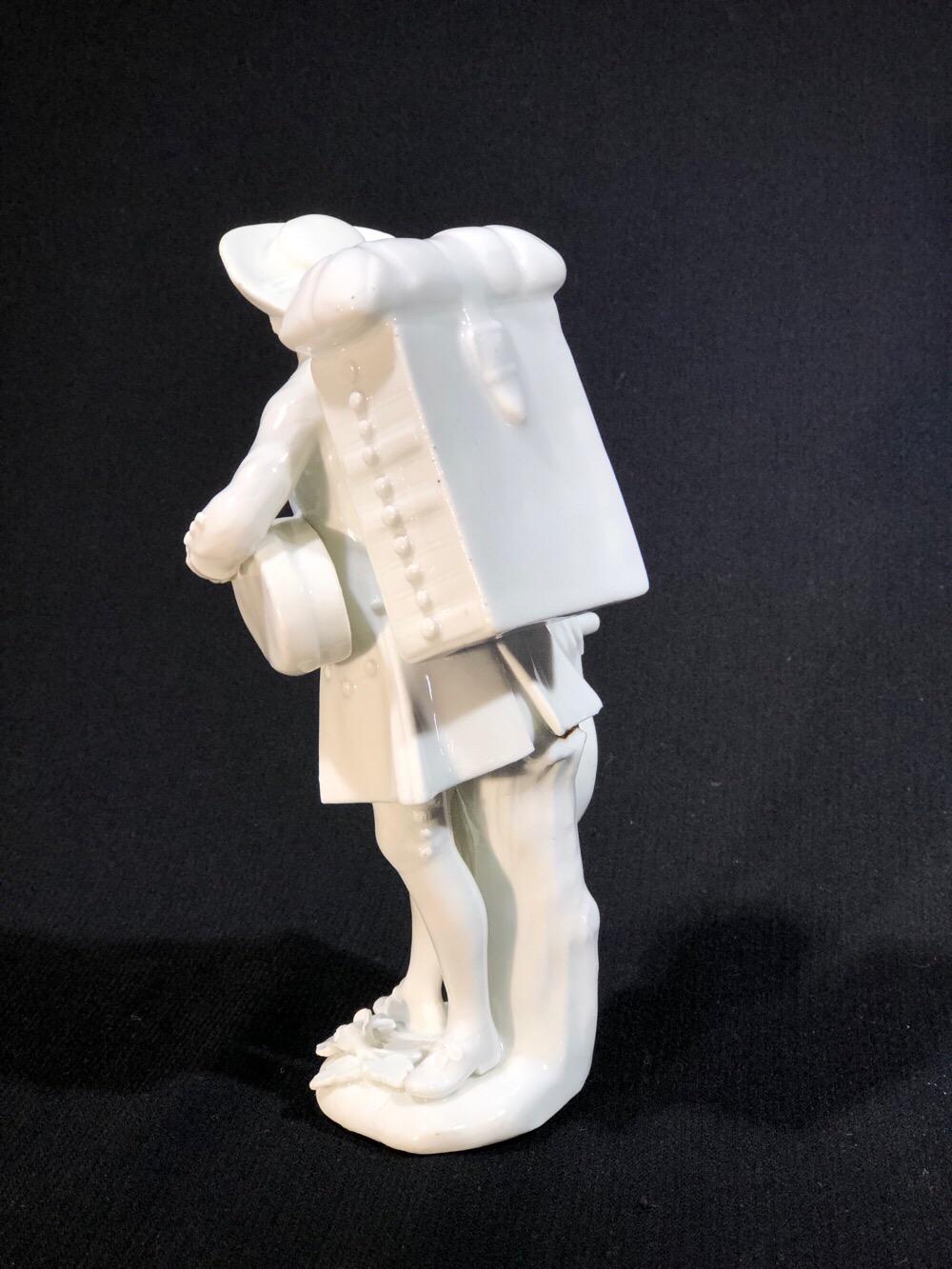 Meissen Figure of the ‘Print Seller’, in the White, circa 1750 For Sale 7