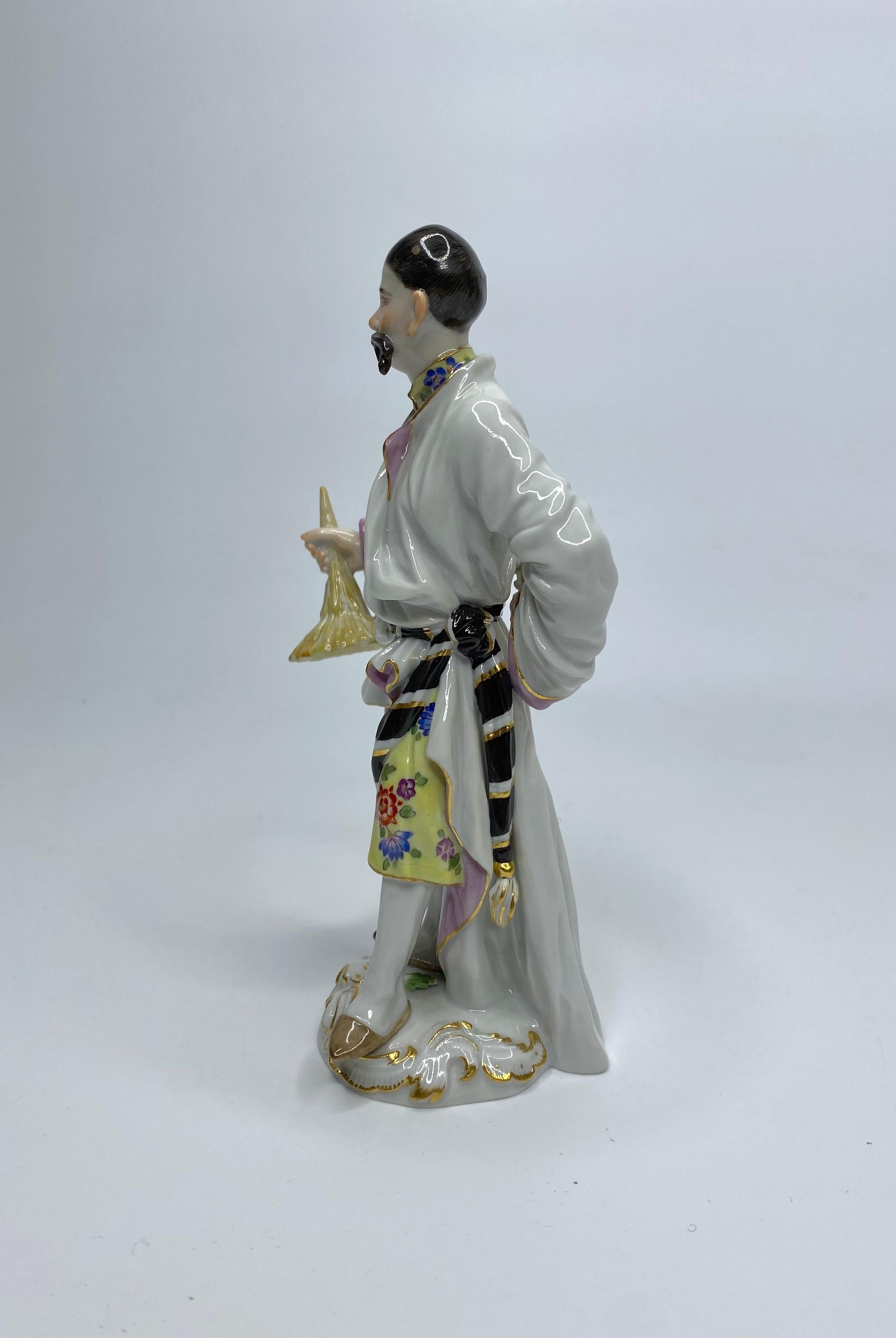 Chinoiserie Meissen figures ‘Japanese Couple’, c. 1920. For Sale