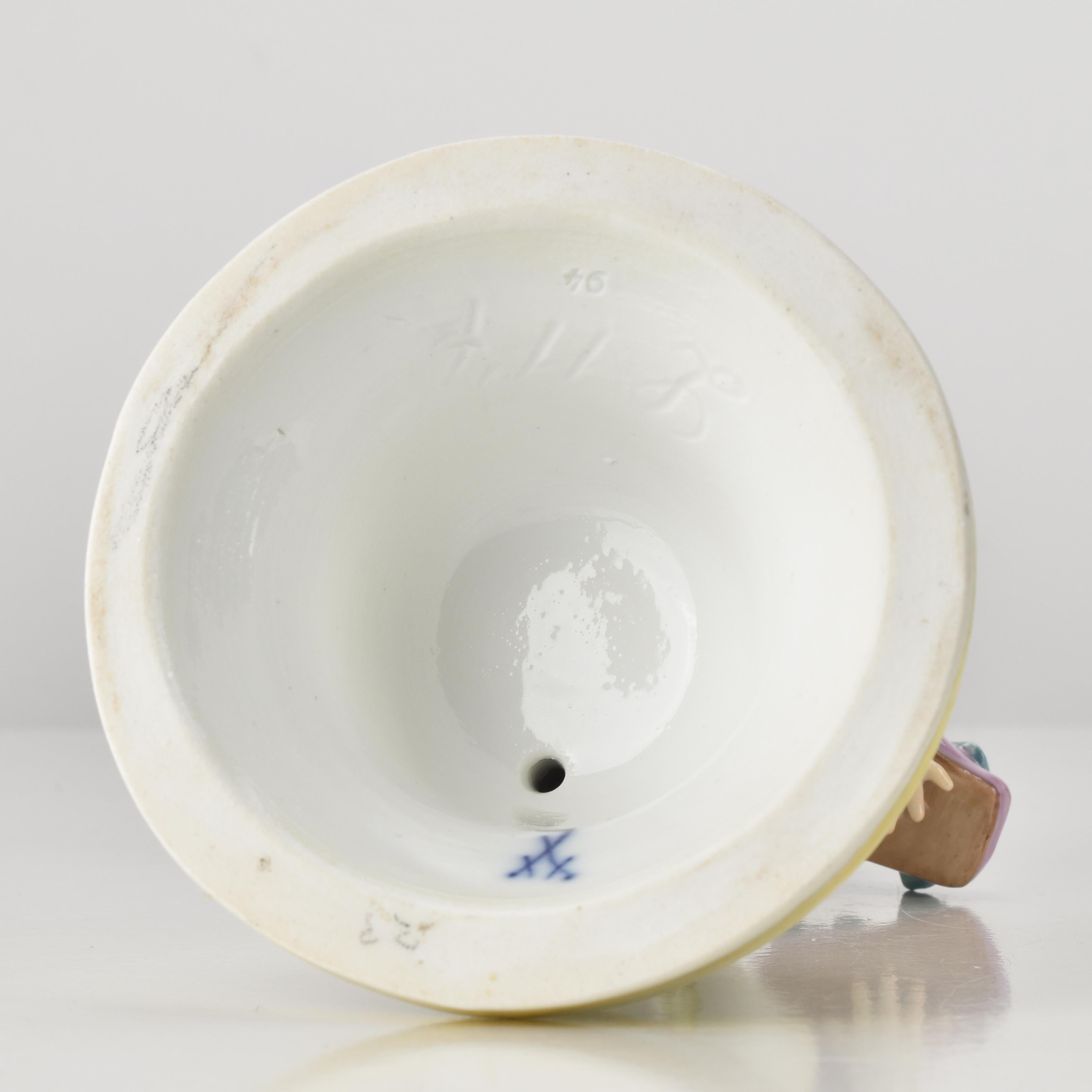 Meissen Figurine “Armor unter dem Pantoffel” Cupid with Slipper, 19th Century in vendita 1