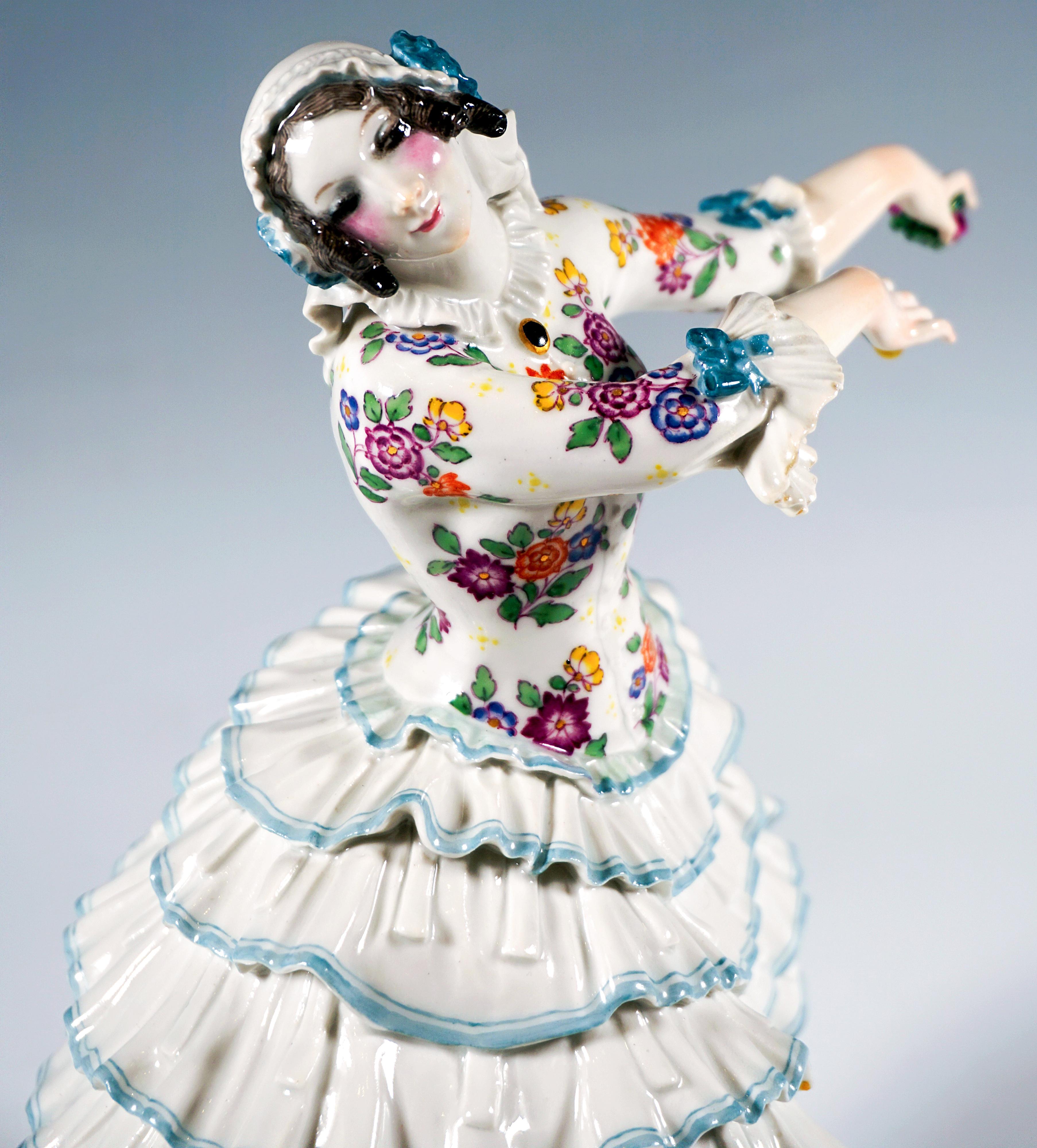 Meissen Figurine 'Chiarina', Russian Ballet 'Carnival', by Paul Scheurich, 20th In Good Condition For Sale In Vienna, AT